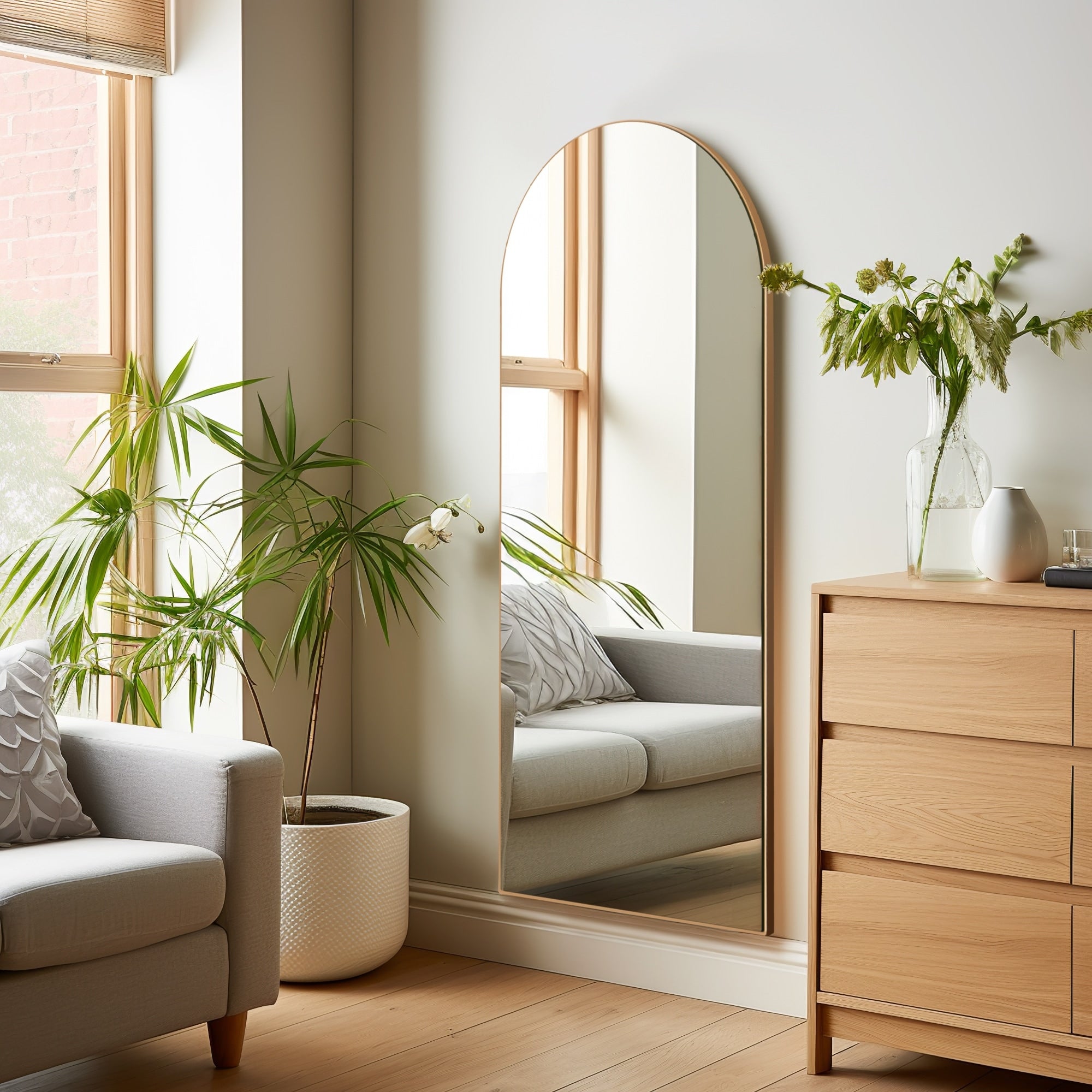 Miroir mural sur pied arqué Dovelina