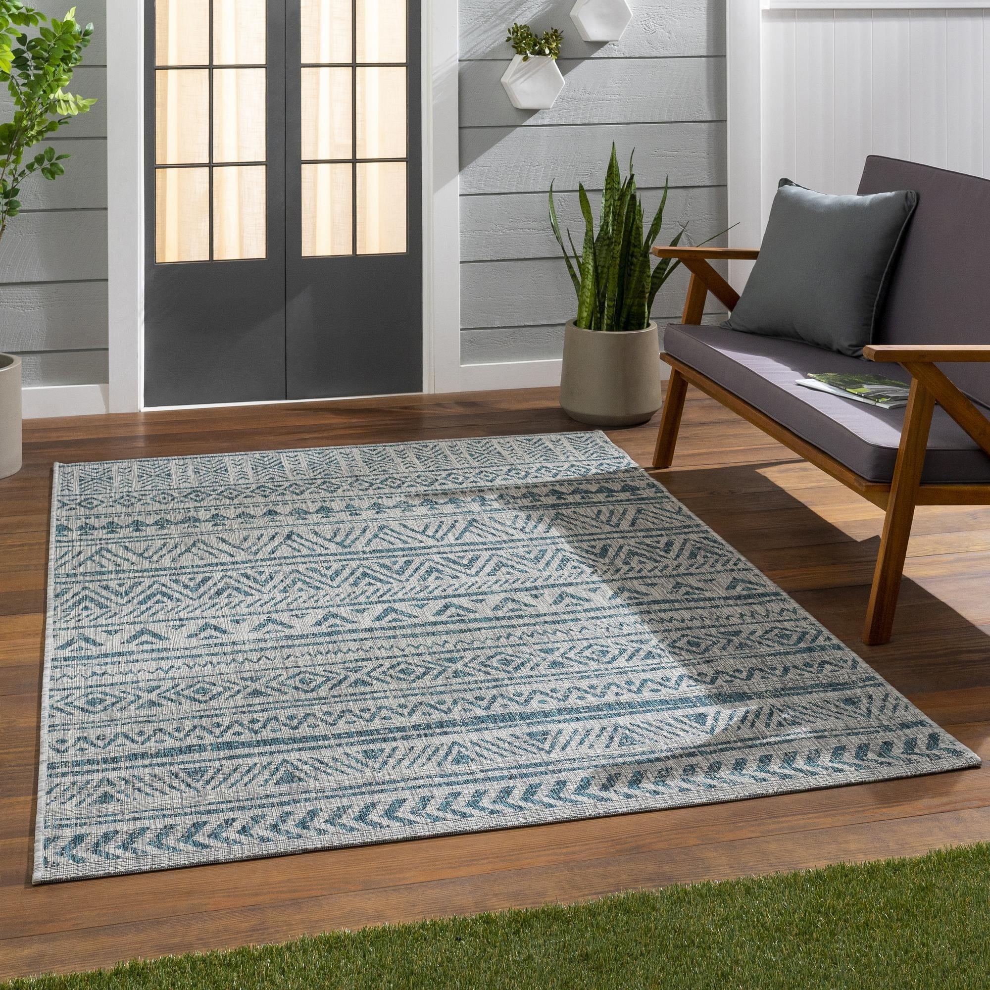 Livabliss Powlett Vintage Southwestern Indoor/ Outdoor Area Rug