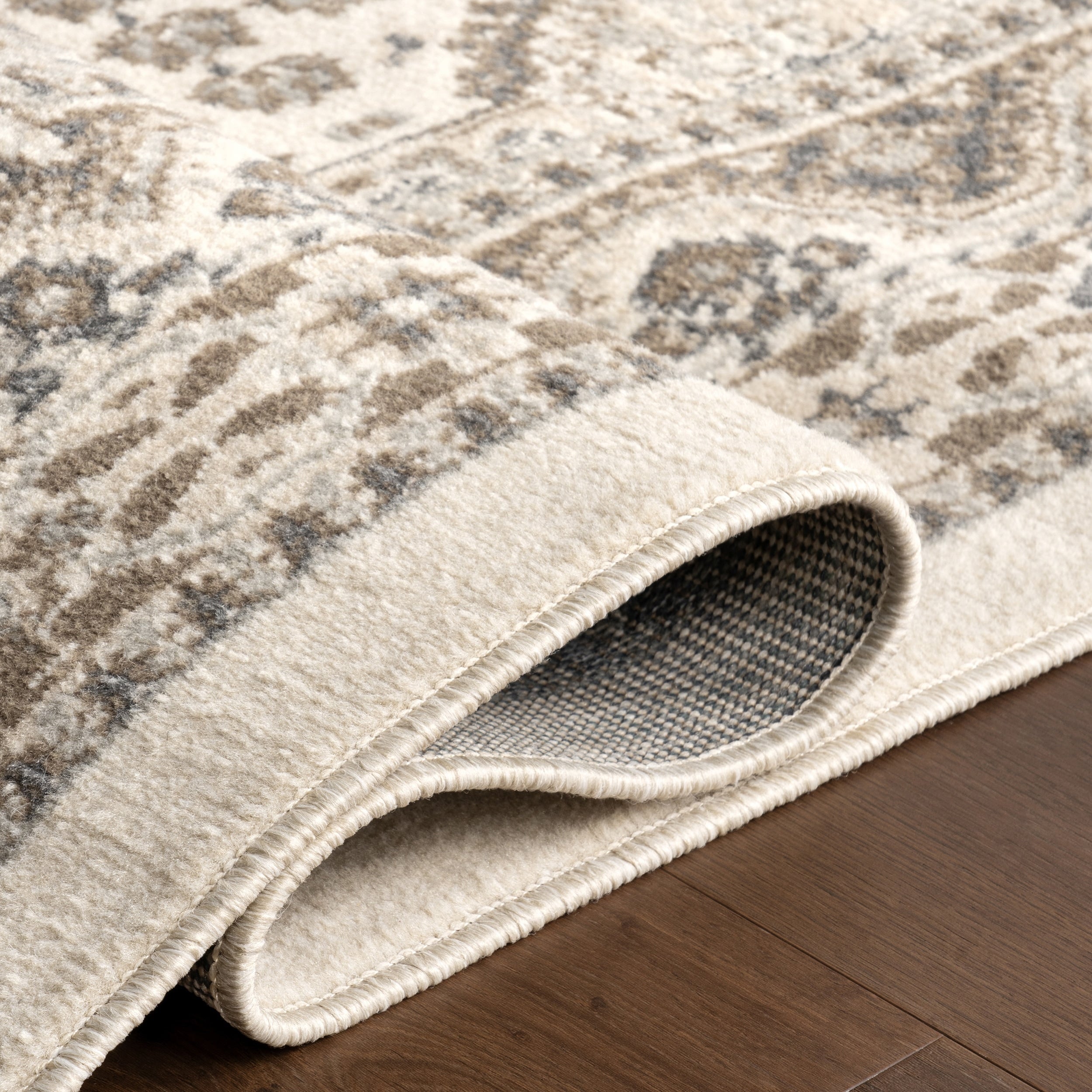 Tapis de sol carrelé traditionnel Nuloom Becca