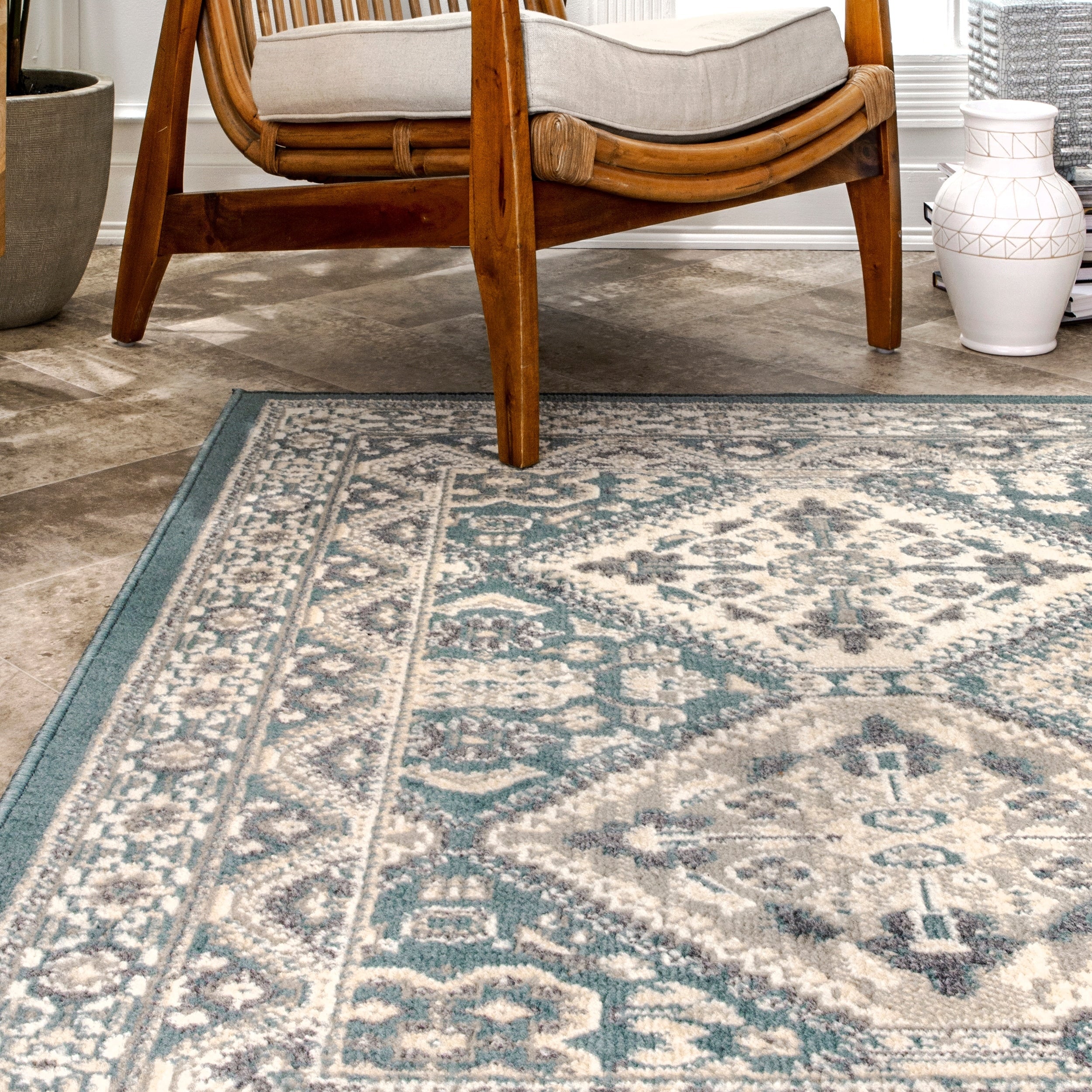Tapis de sol carrelé traditionnel Nuloom Becca