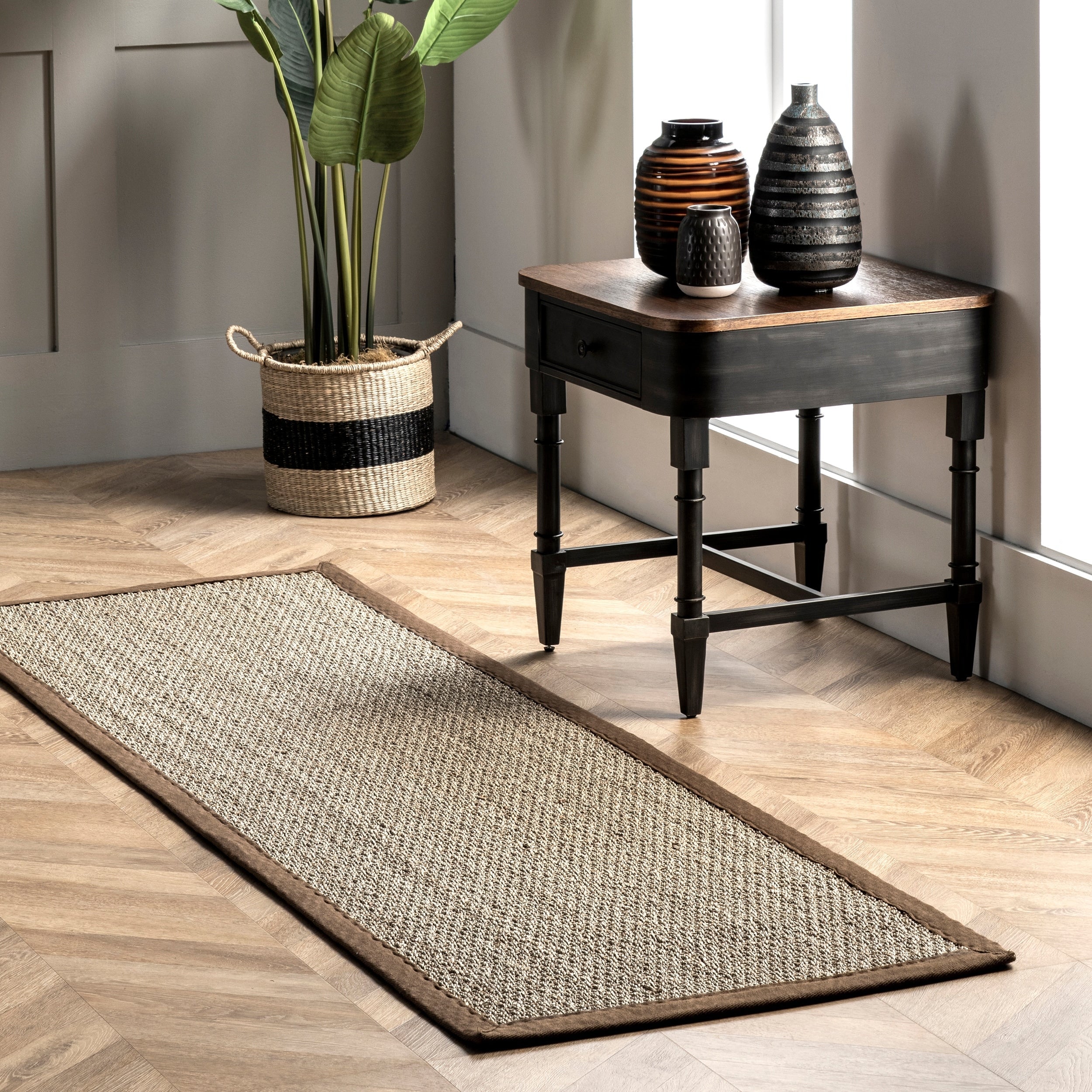 Tapis Nuloom Kiana Casual à bordure en jonc de mer