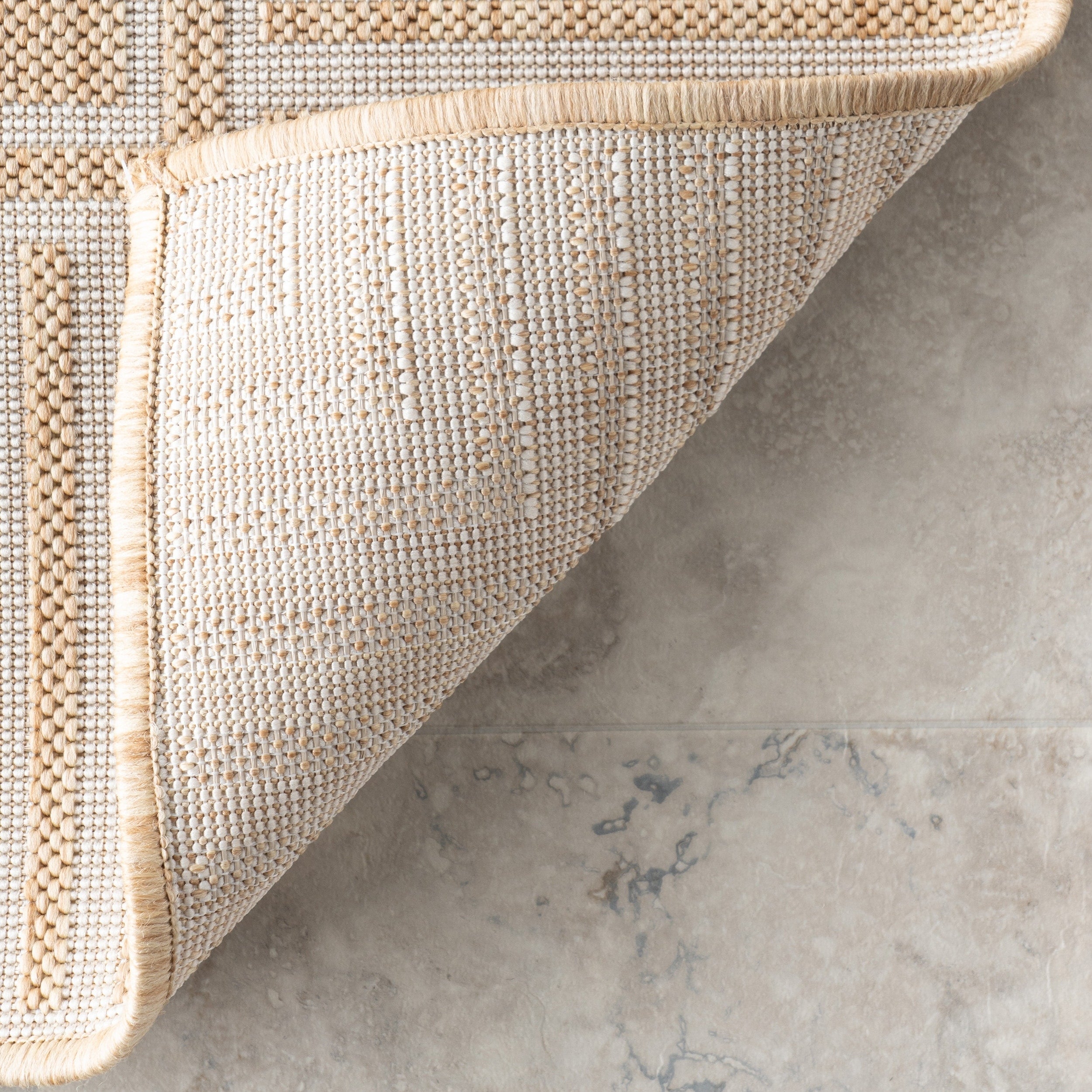 Nuloom Leah Classic Bordered Indoor/Outdoor Area Rug