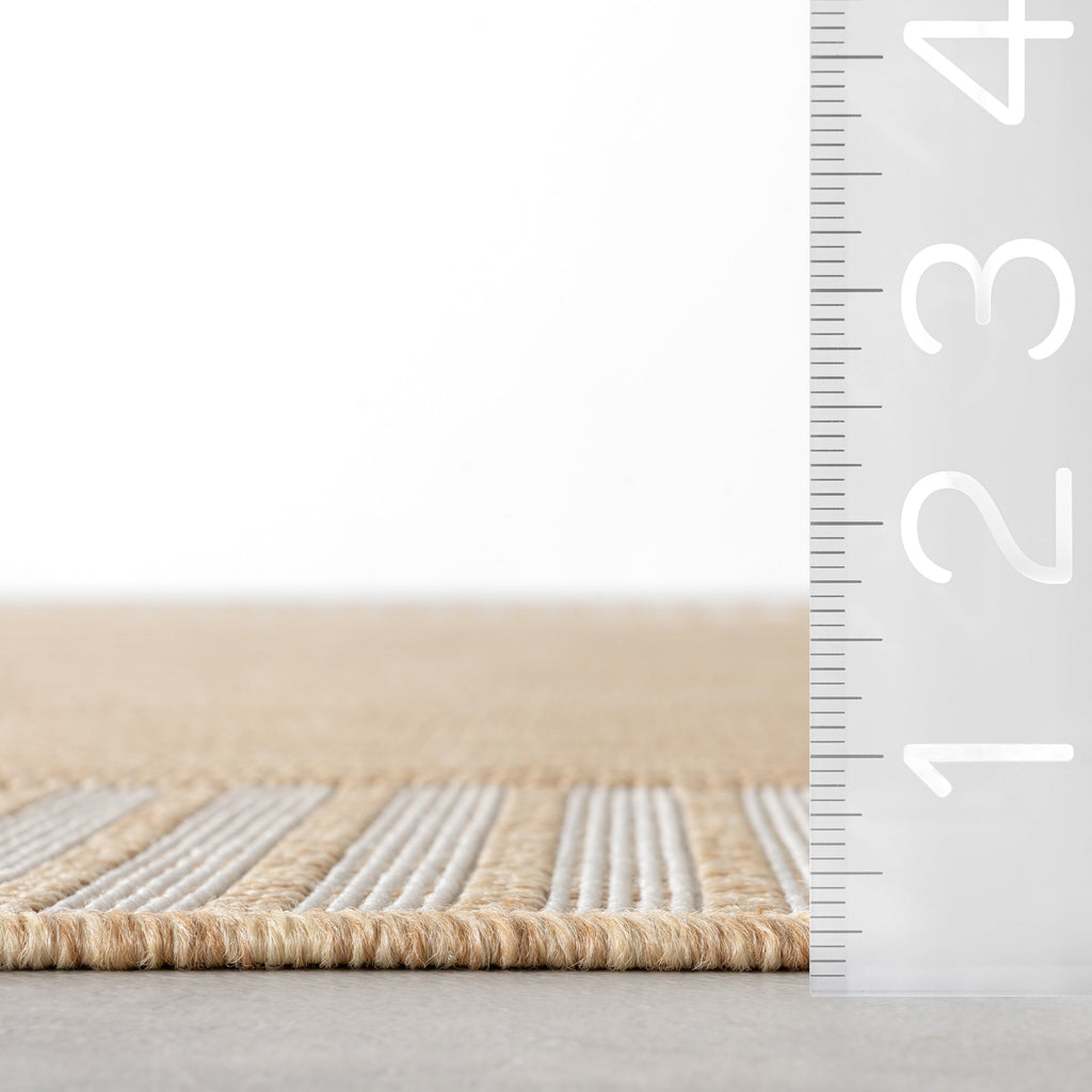 Nuloom Leah Classic Bordered Indoor/Outdoor Area Rug