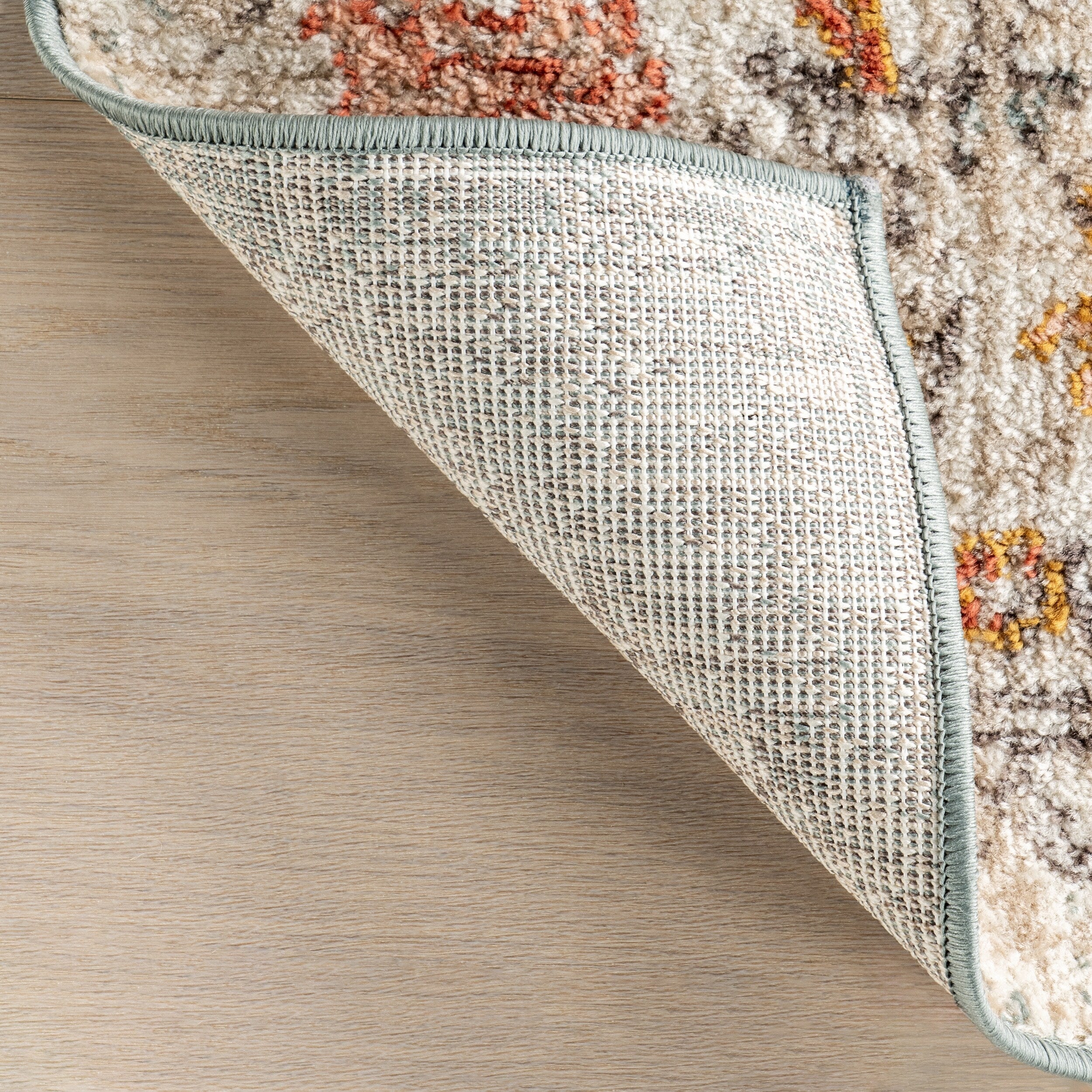 Tapis Nuloom Lenore à motif floral vintage