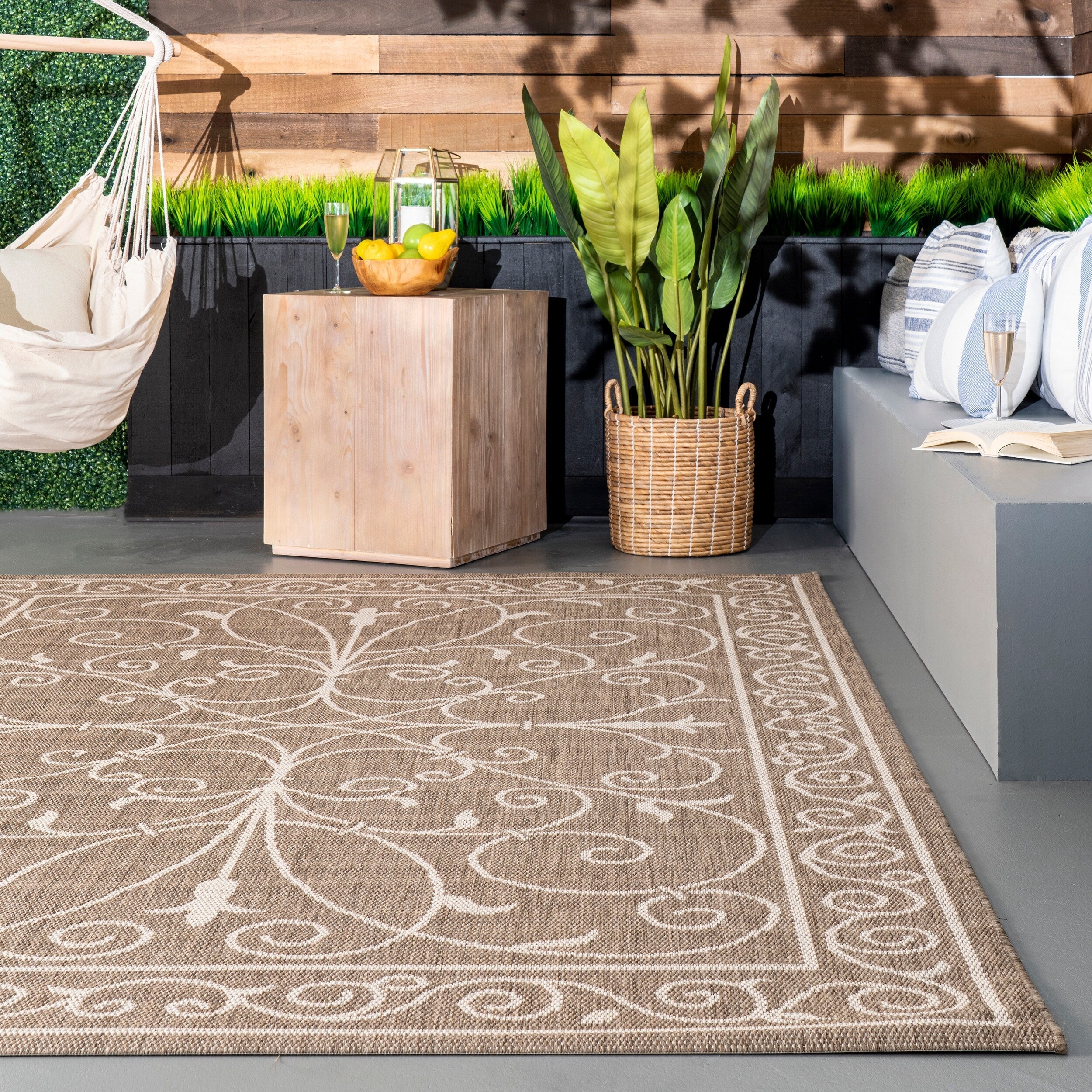 Nuloom Kathleen Traditional Indoor/Outdoor Area Rug