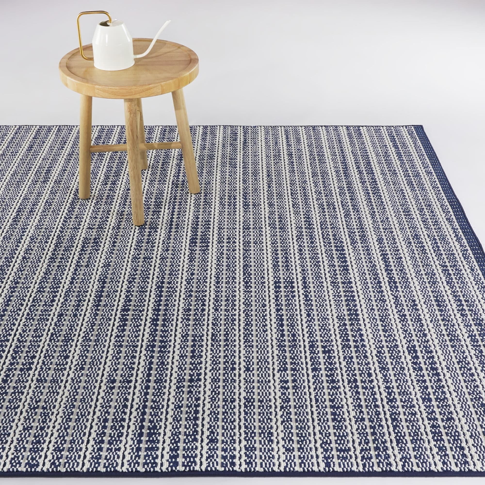 Tapis d'intérieur/extérieur Connell à rayures transitionnelles