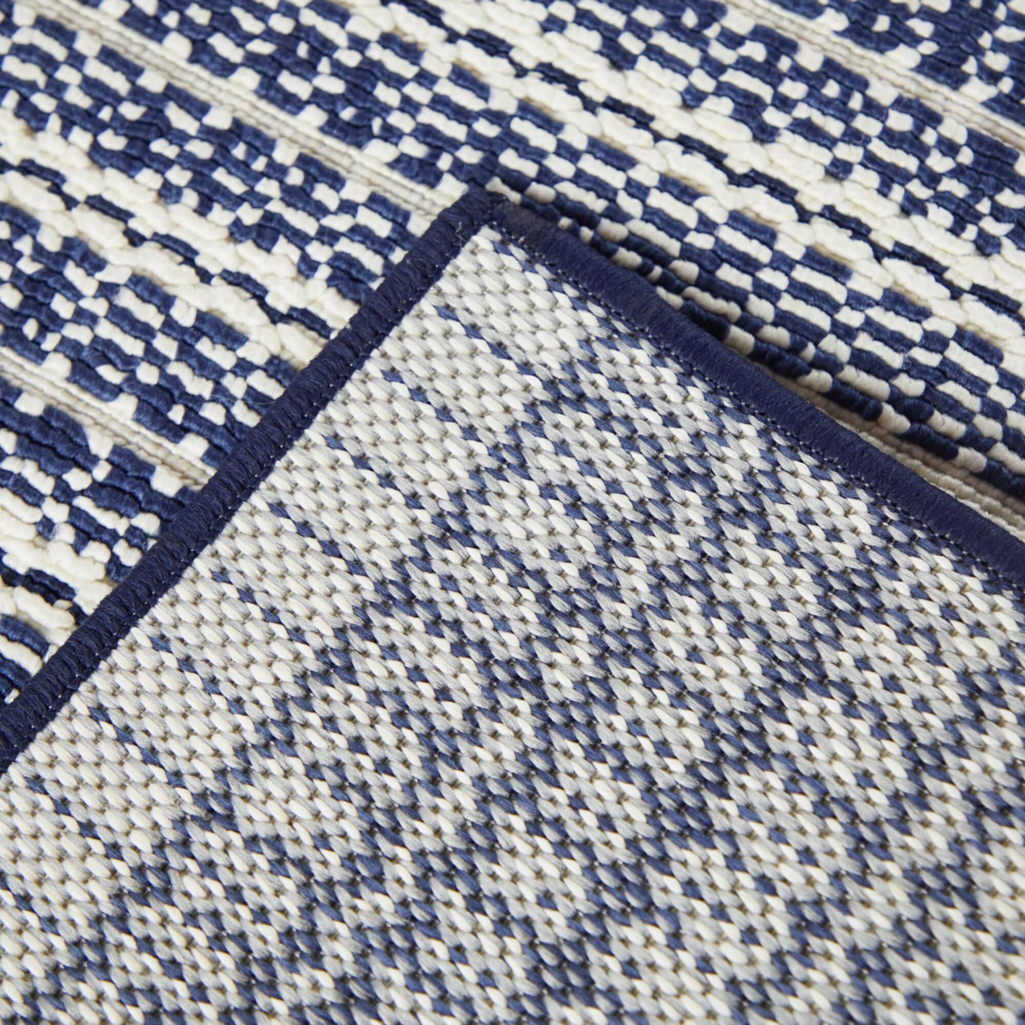 Tapis d'intérieur/extérieur Connell à rayures transitionnelles