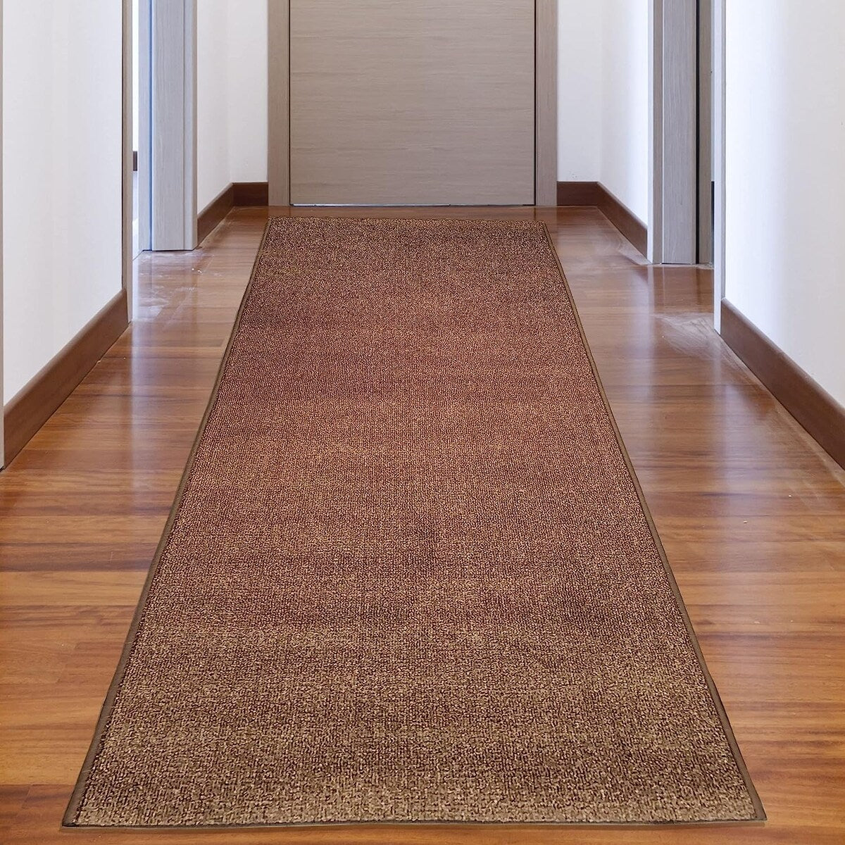 Tapis de couloir sur mesure, uni, beige, marron ou rouge, avec dos en caoutchouc antidérapant - Largeur : 66 cm (26 pouces) x longueur au choix