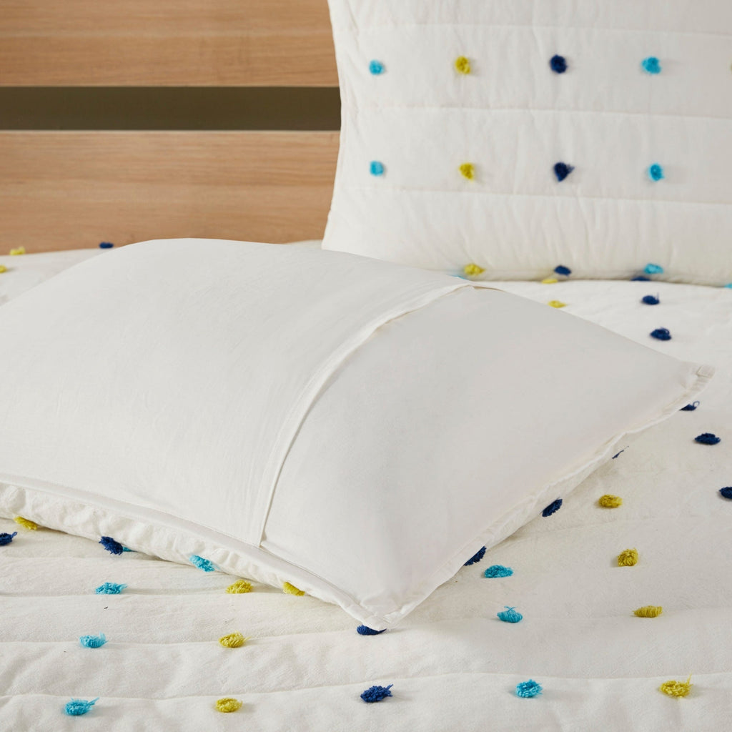 Intelligent Design Kids Ensley Pom Pom Cotton Jacquard Quilt Set with Throw Pillows