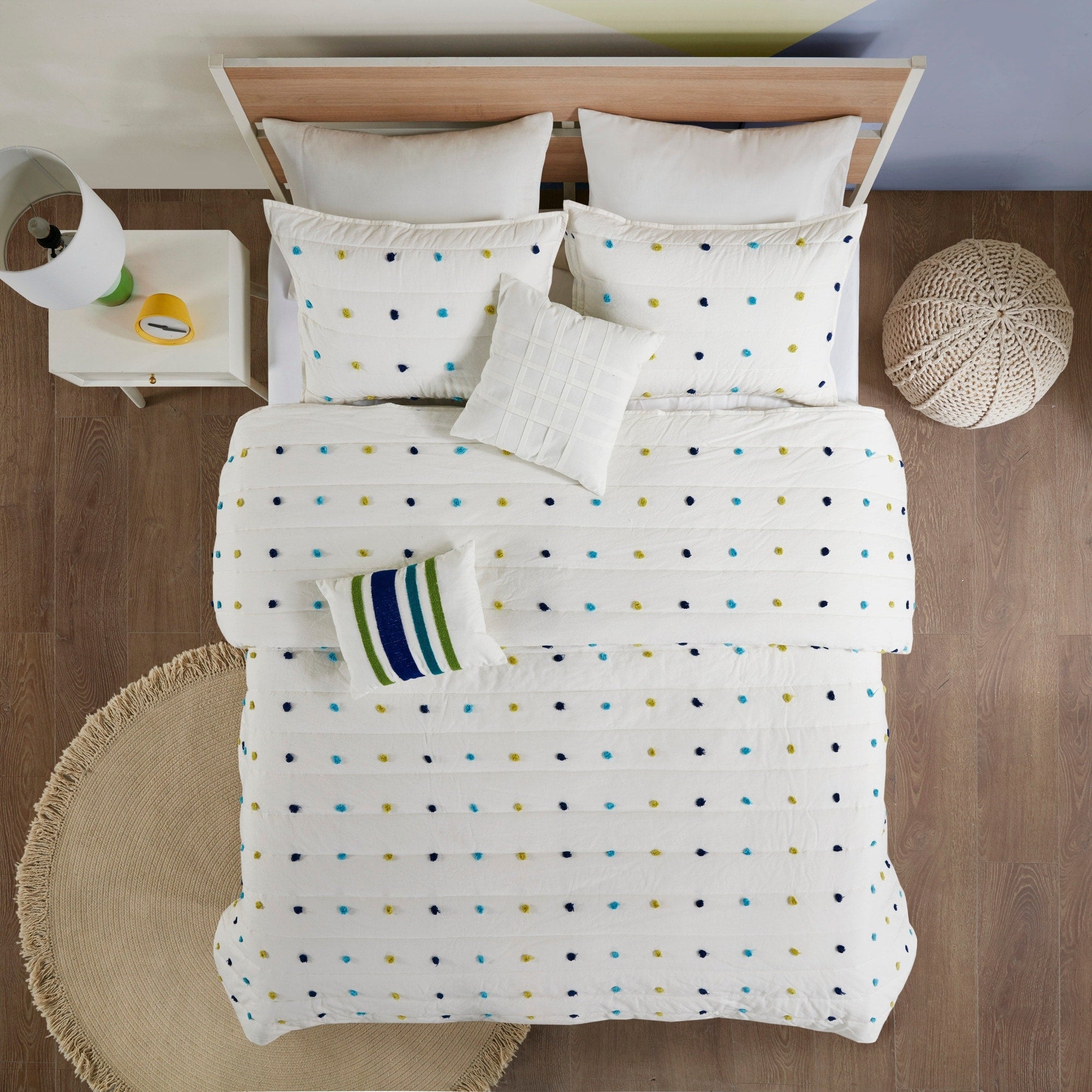 Intelligent Design Kids Ensley Pom Pom Cotton Jacquard Quilt Set with Throw Pillows