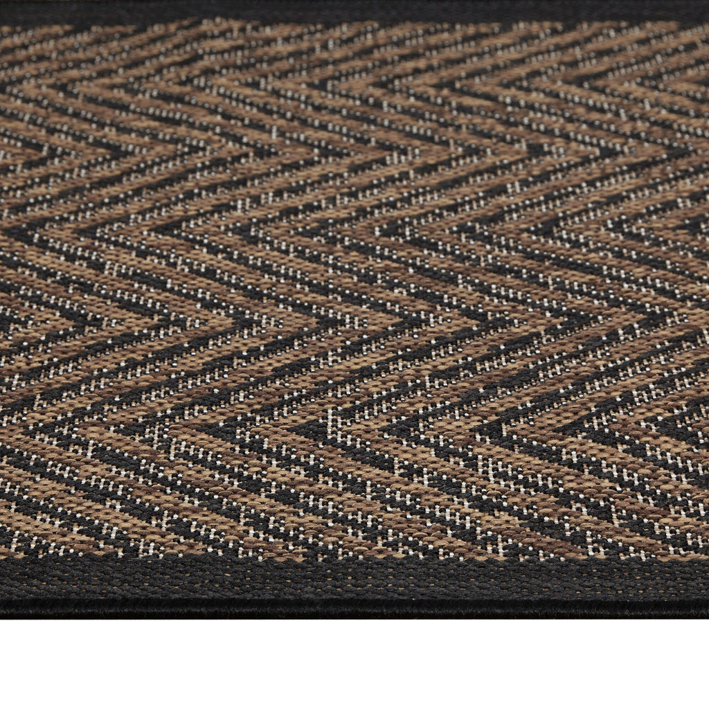 Madison Park Hurley Natural/ Black Textured Chevron Indoor/Outdoor Rug
