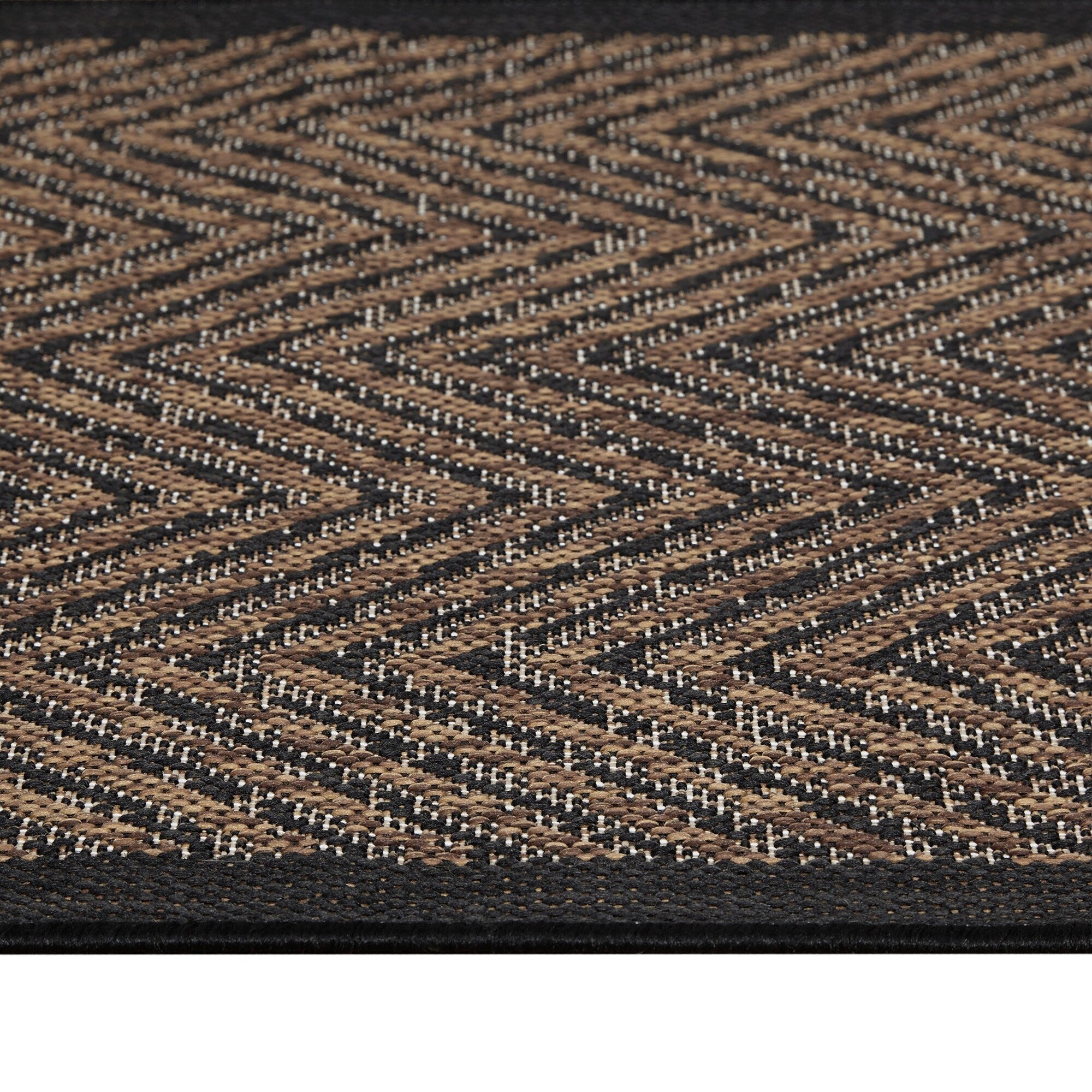 Madison Park Hurley Natural/ Black Textured Chevron Indoor/Outdoor Rug