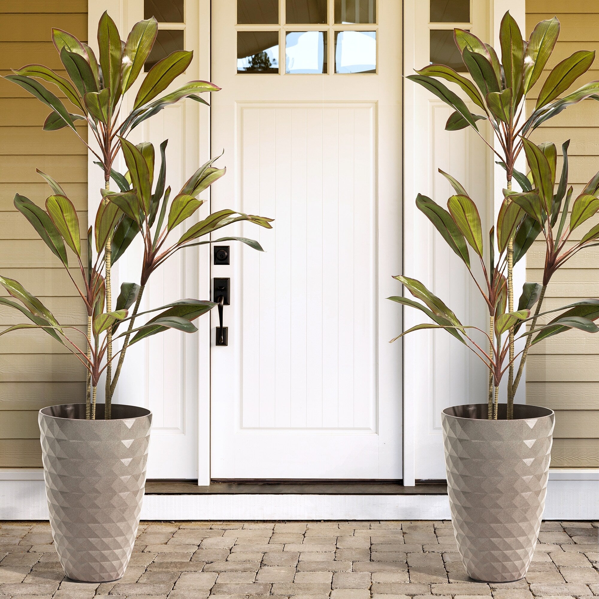 Glitzhome 19.75 H Eco-Friendly Oversized Faux Ceramic Diamond Textured Tall Planter Porch Flowerpot (Set of 2)