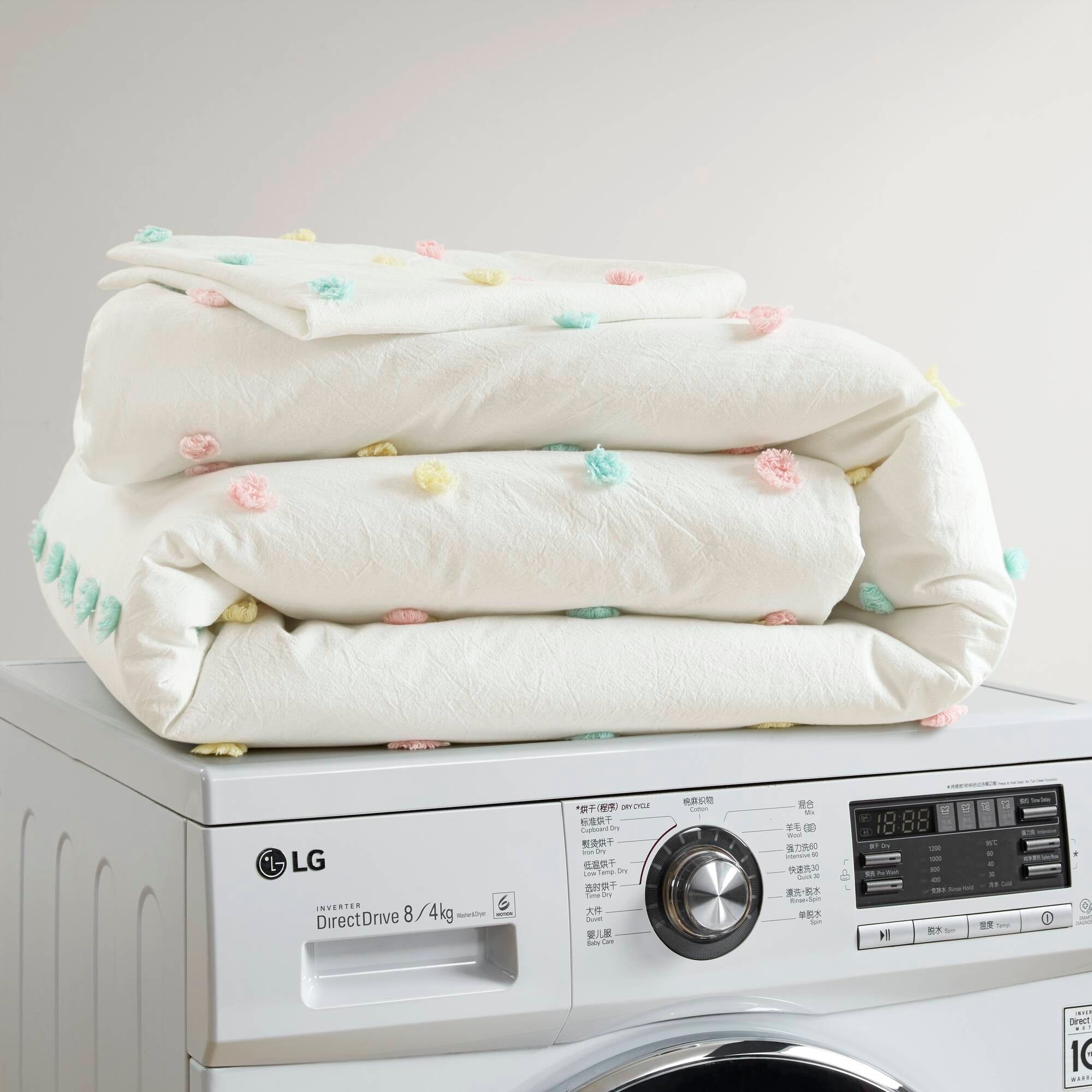 Intelligent Design Kids Ensley Pom Pom Cotton Jacquard Quilt Set with Throw Pillows