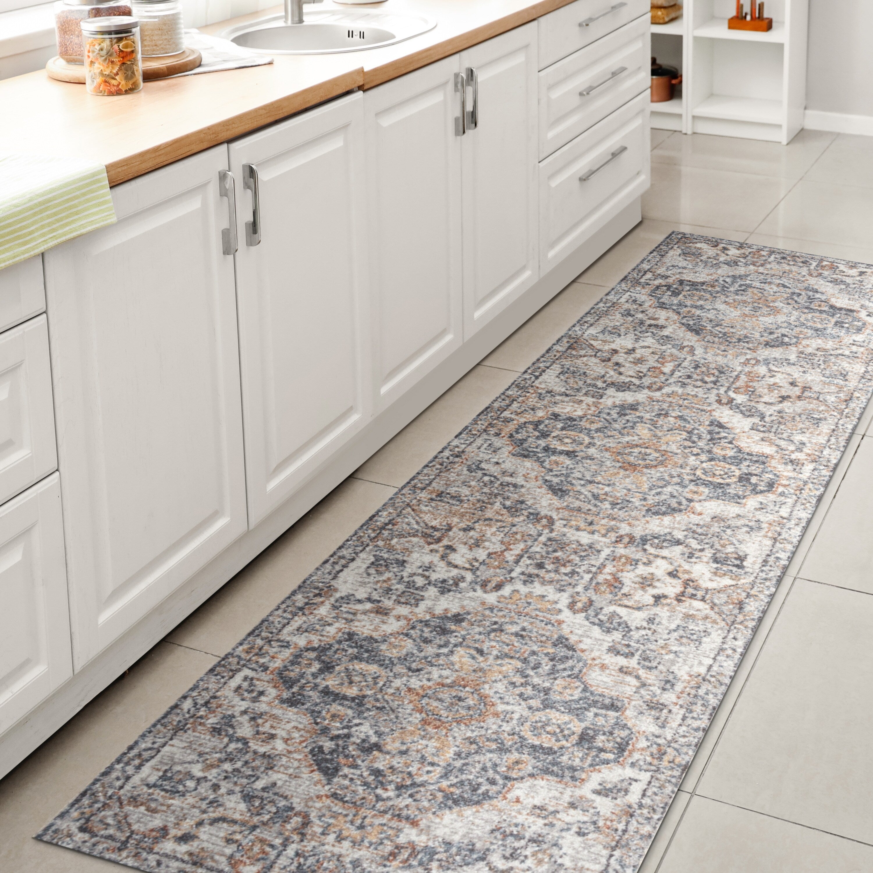 Tapis JONATHAN Y Brandy Bohemian Medallion à poils courts, lavable en machine, couleur crème/terre.