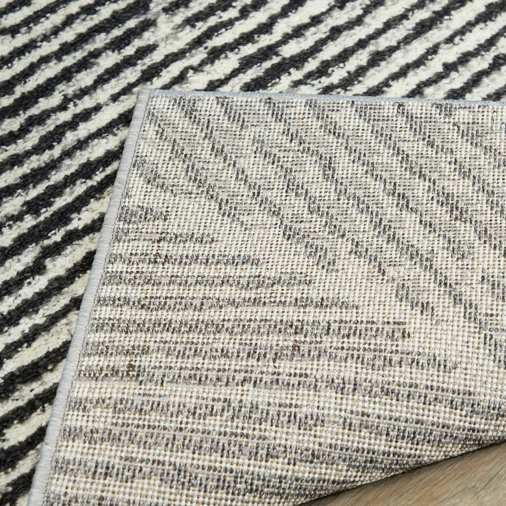 Tapis Larsen moderne à rayures variées