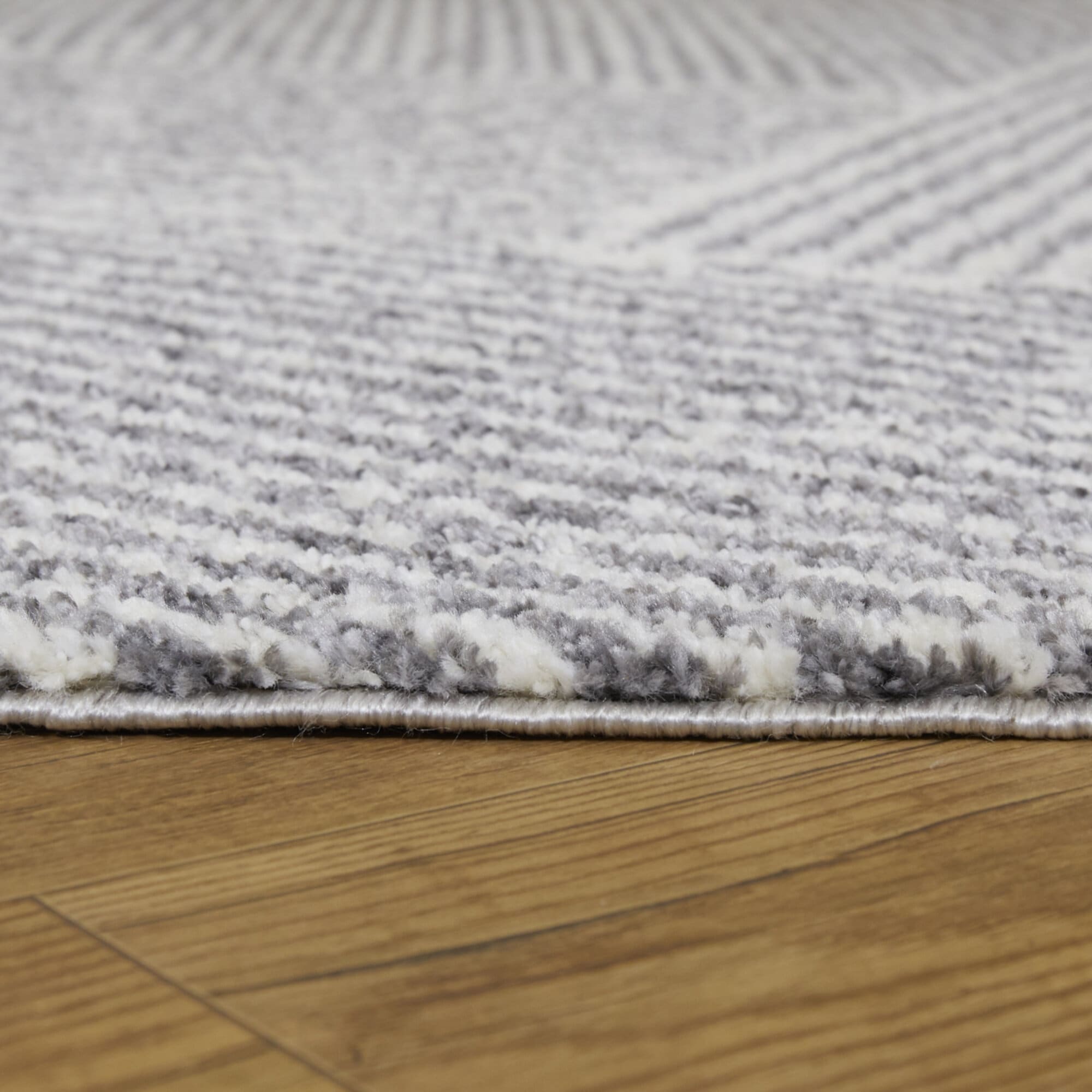 Tapis Larsen moderne à rayures variées