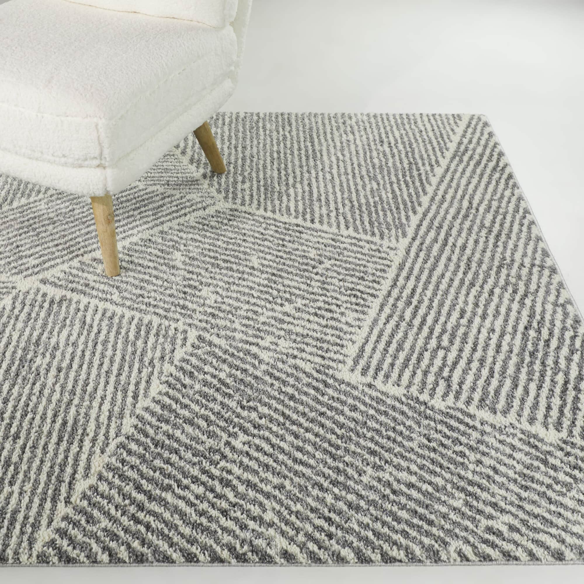 Tapis Larsen moderne à rayures variées