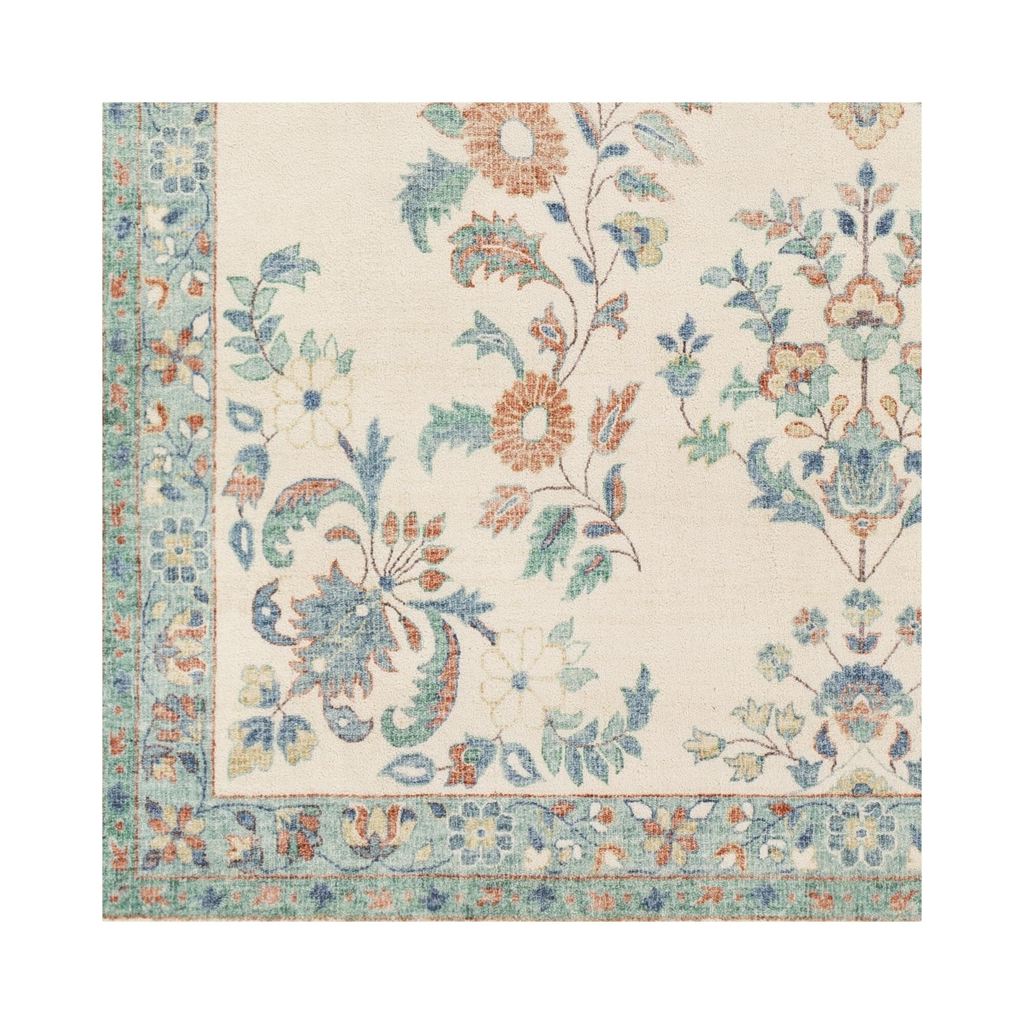 Tapis Livabliss Erin revisité, style traditionnel floral et botanique