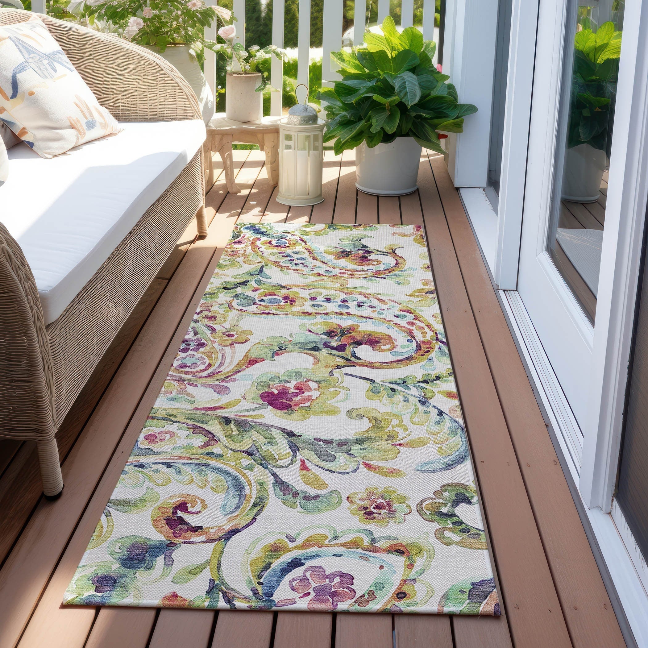Machine Washable Indoor/ Outdoor Chantille Traditional Scroll Rug