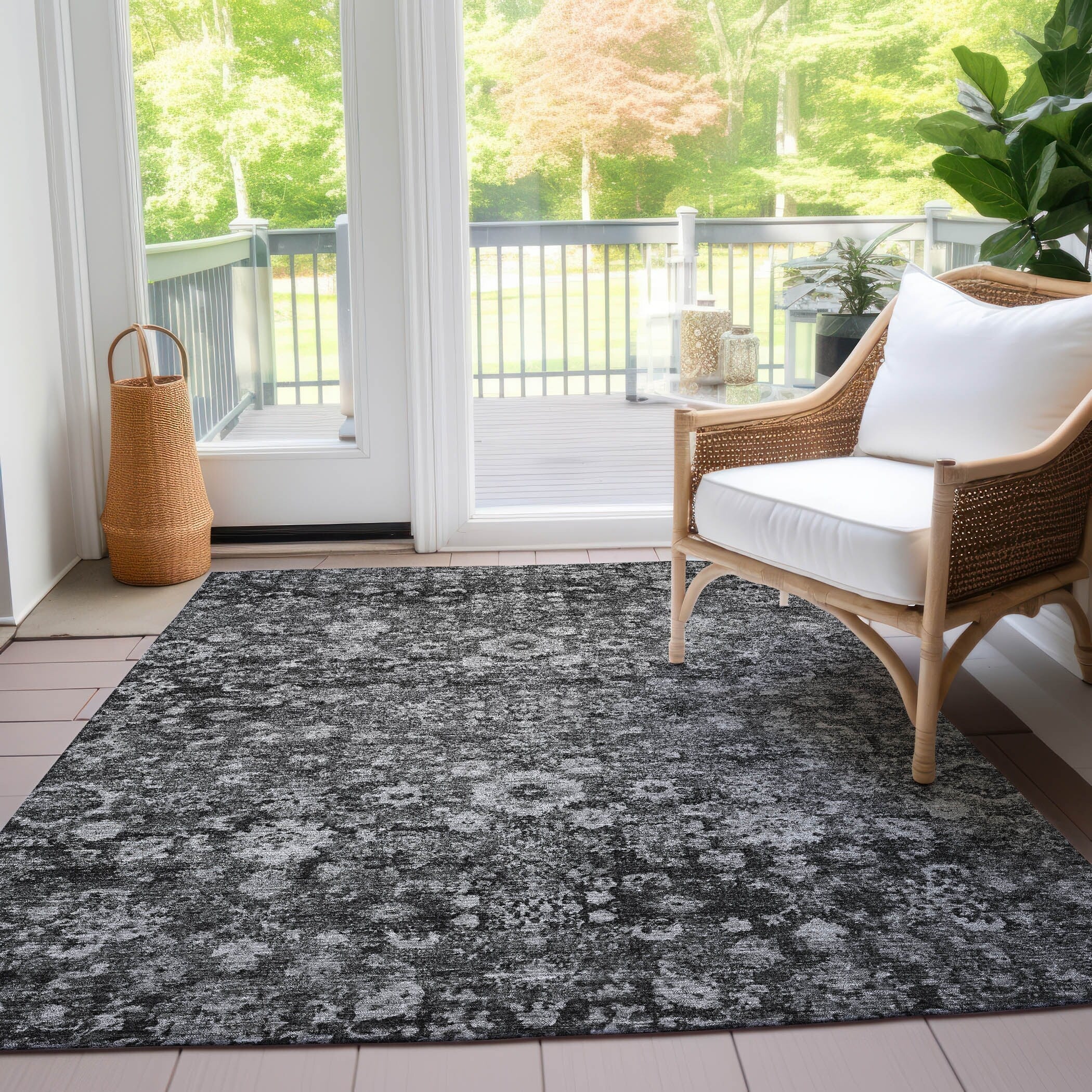 Machine Washable Indoor/ Outdoor Chantille Traditional Vintage Floral Rug