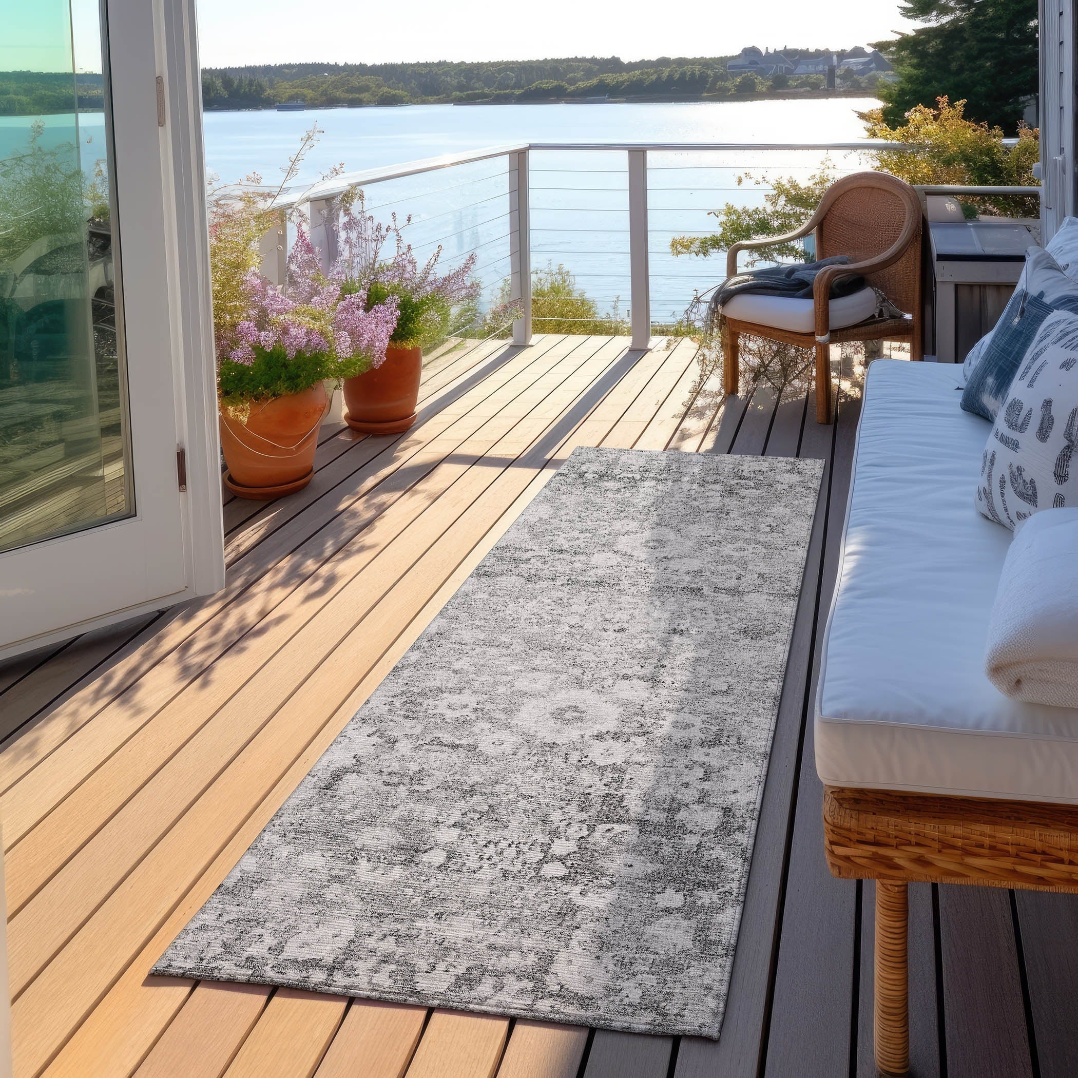 Machine Washable Indoor/ Outdoor Chantille Traditional Vintage Floral Rug