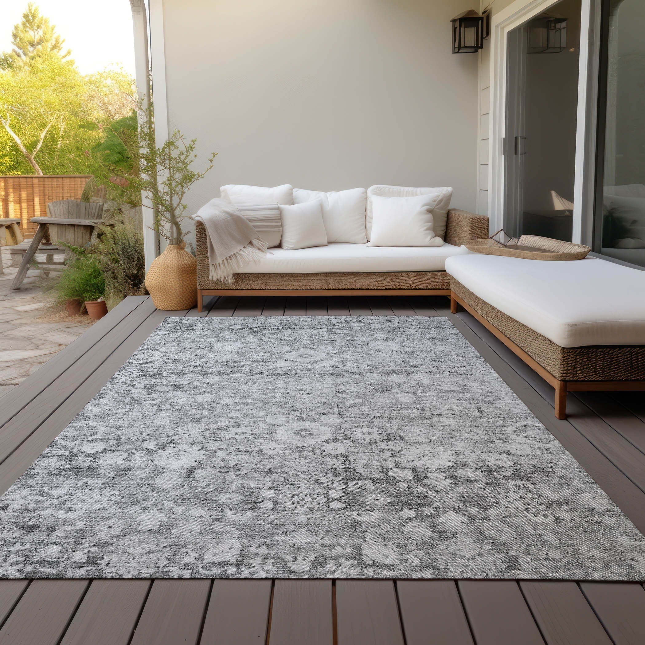 Machine Washable Indoor/ Outdoor Chantille Traditional Vintage Floral Rug