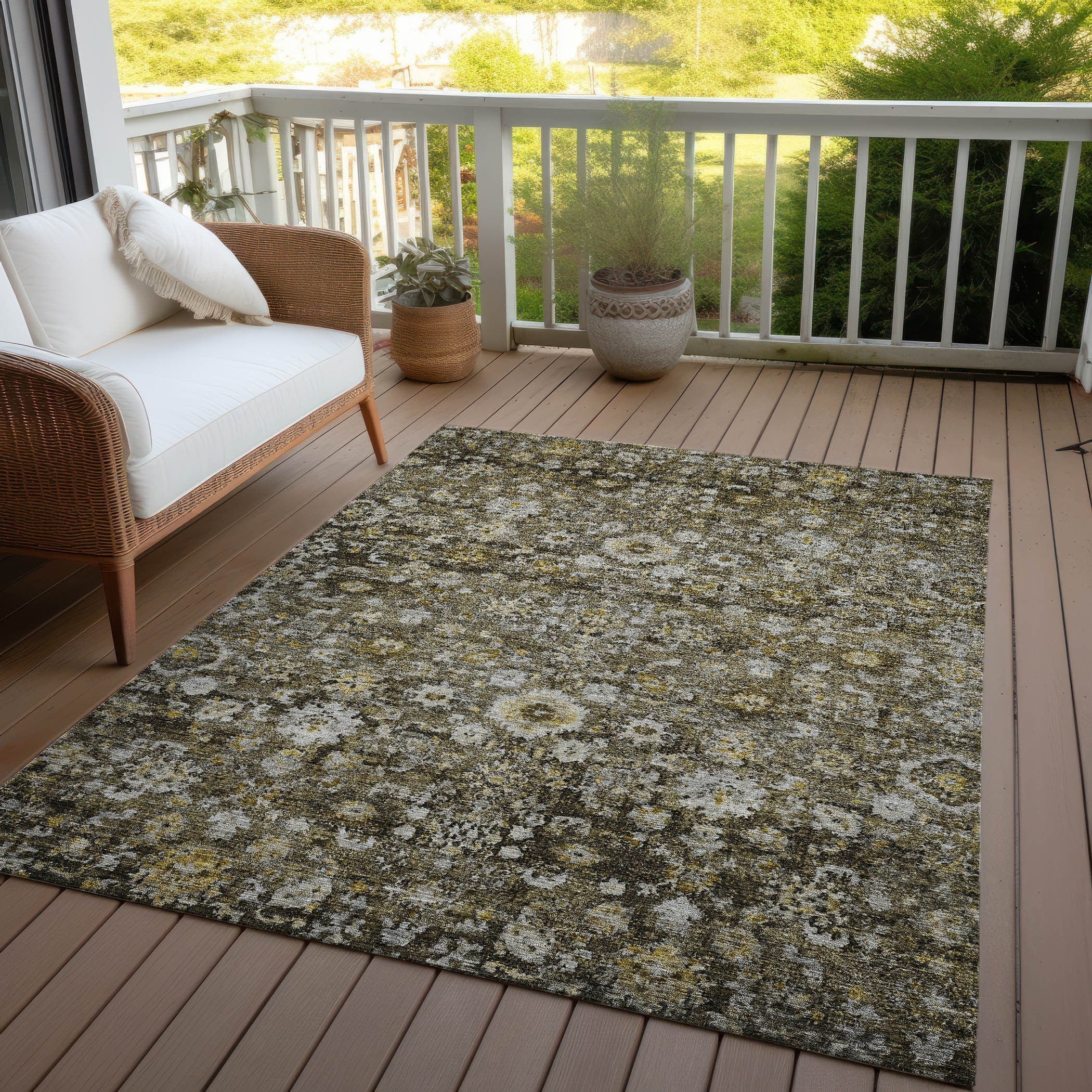 Machine Washable Indoor/ Outdoor Chantille Traditional Vintage Floral Rug
