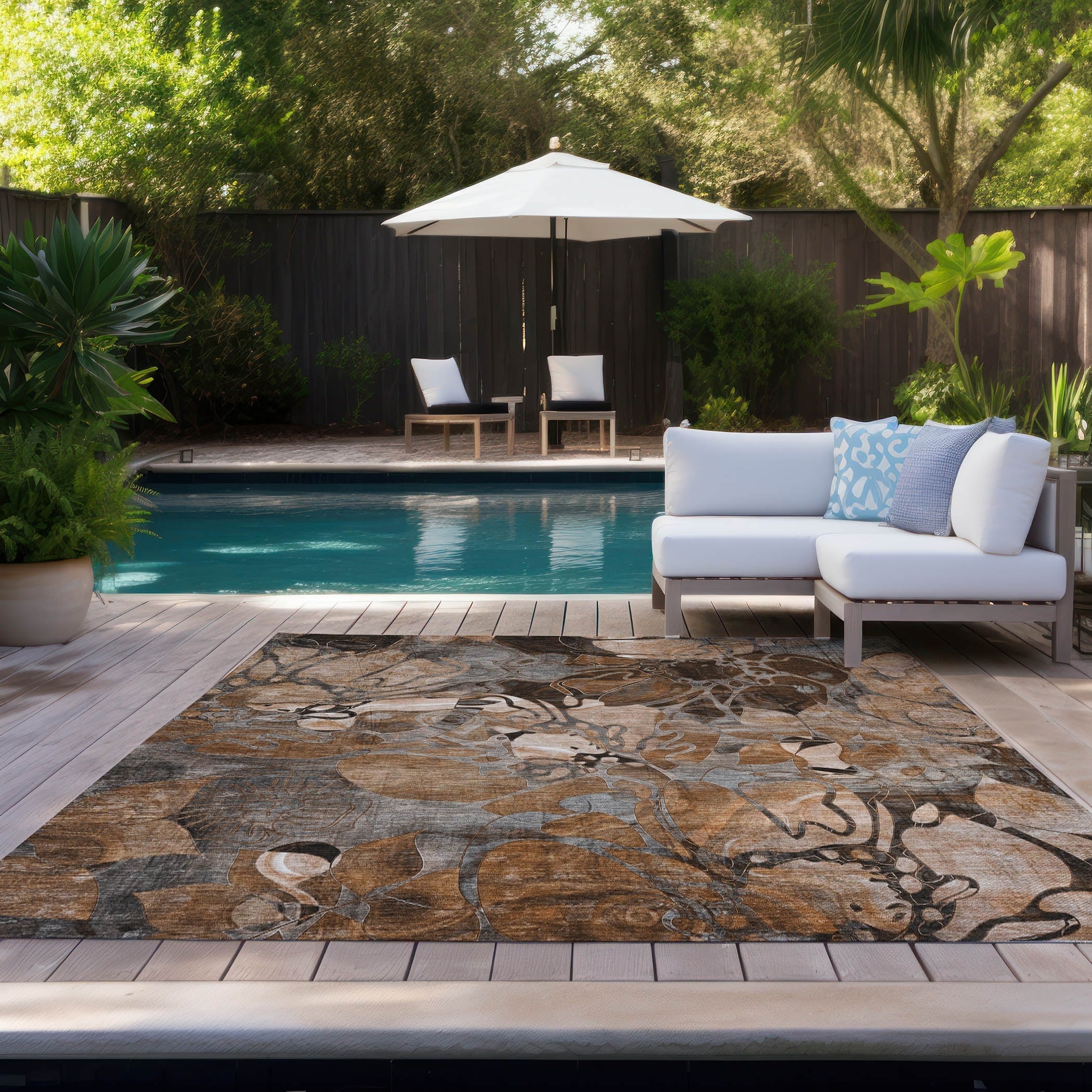 Machine Washable Indoor/ Outdoor Modern Floral Chantille Rug