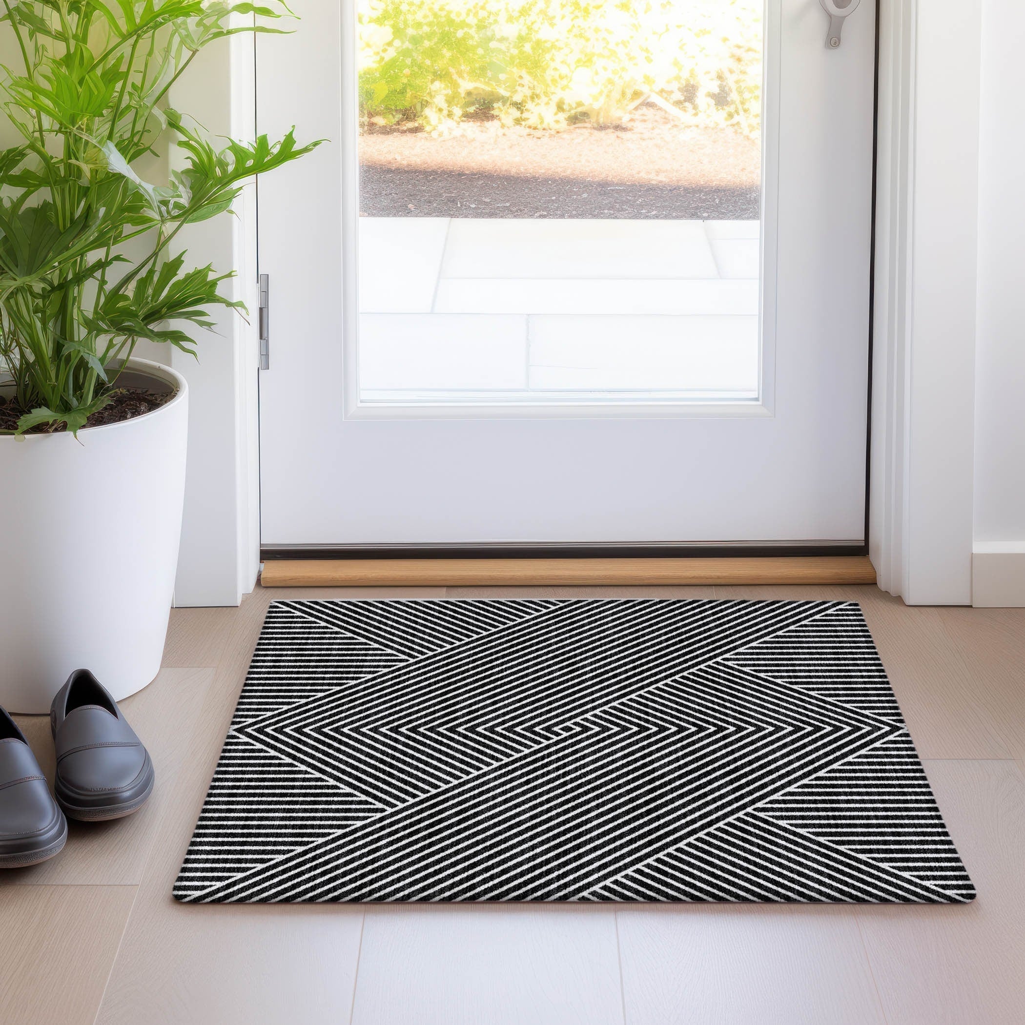 Machine Washable Indoor/ Outdoor Modern Geo Chantille Rug