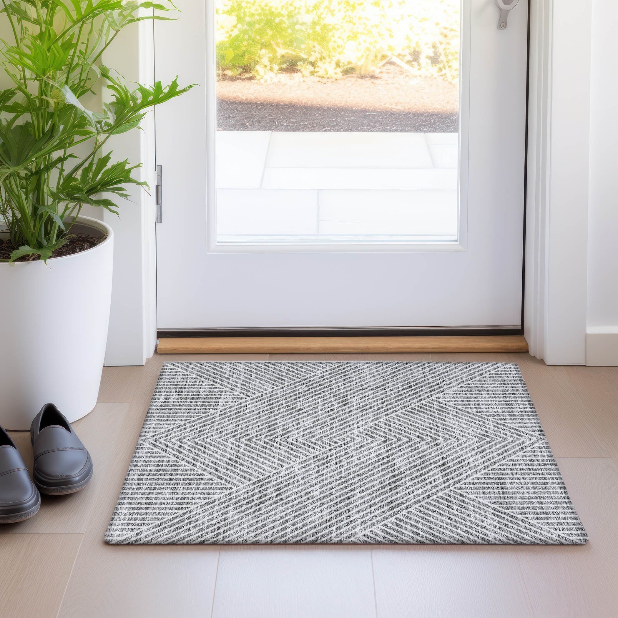 Machine Washable Indoor/ Outdoor Modern Geo Chantille Rug