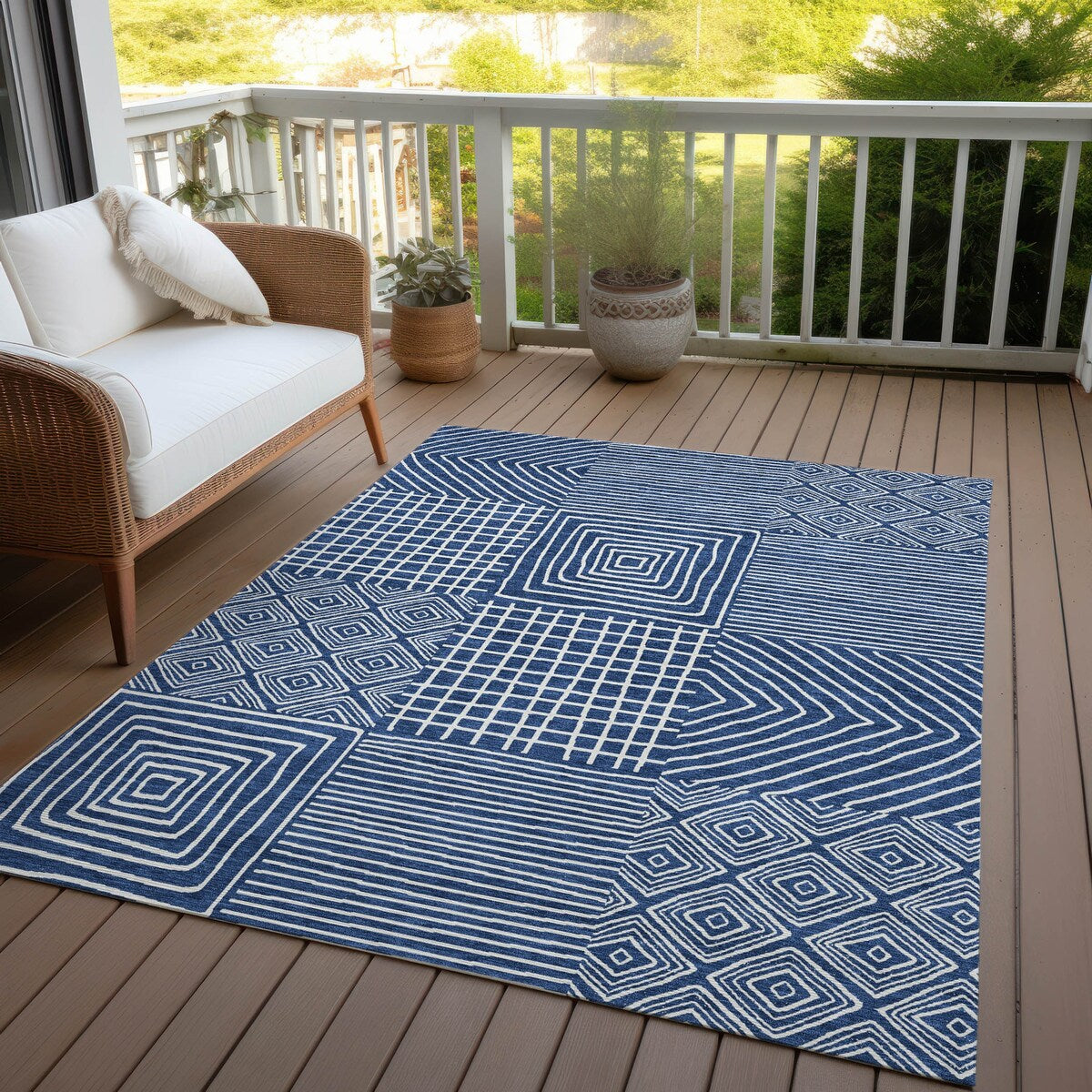 Machine Washable Indoor/ Outdoor Modern Mosaic Chantille Rug