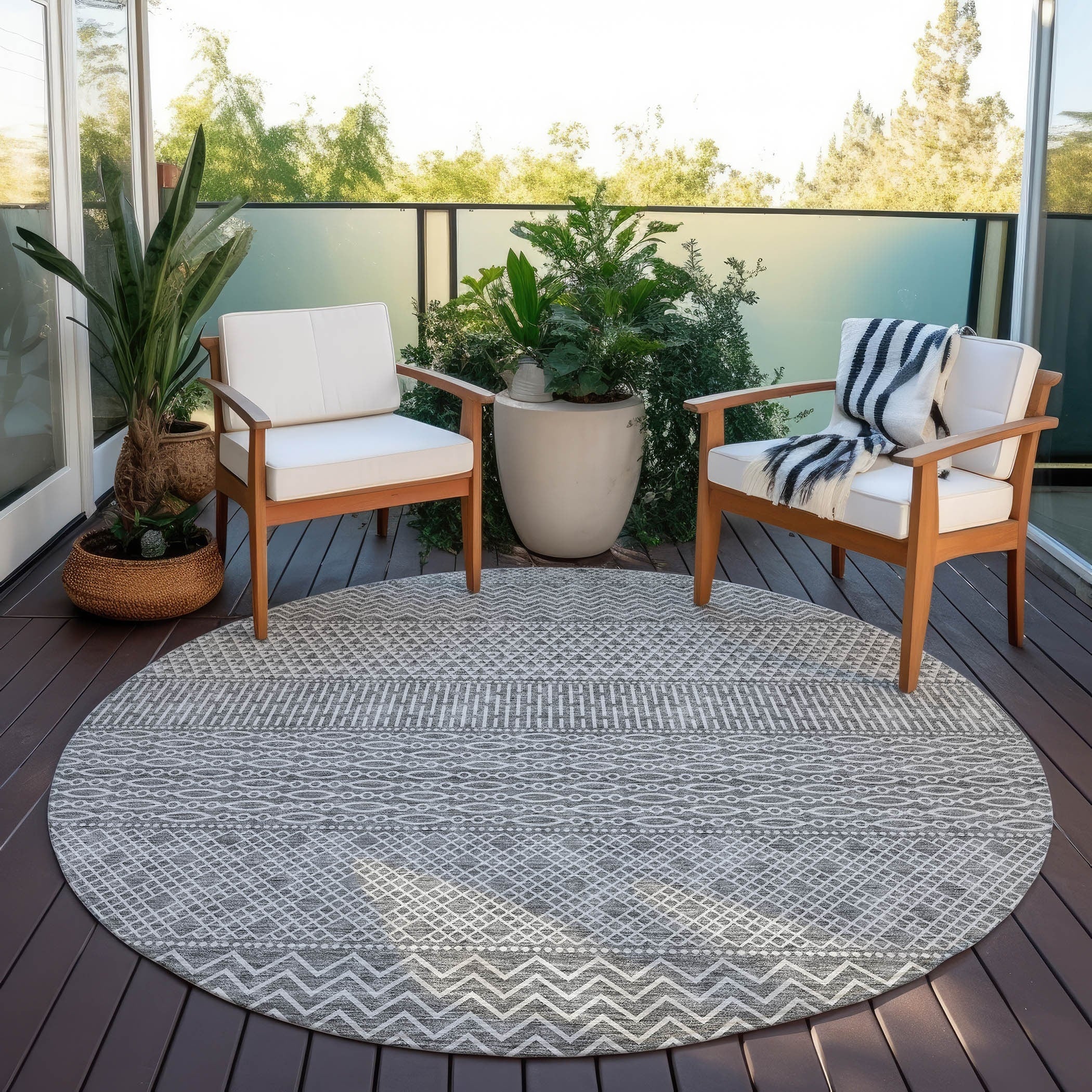 Machine Washable Indoor/ Outdoor Modern Stripes Chantille Rug