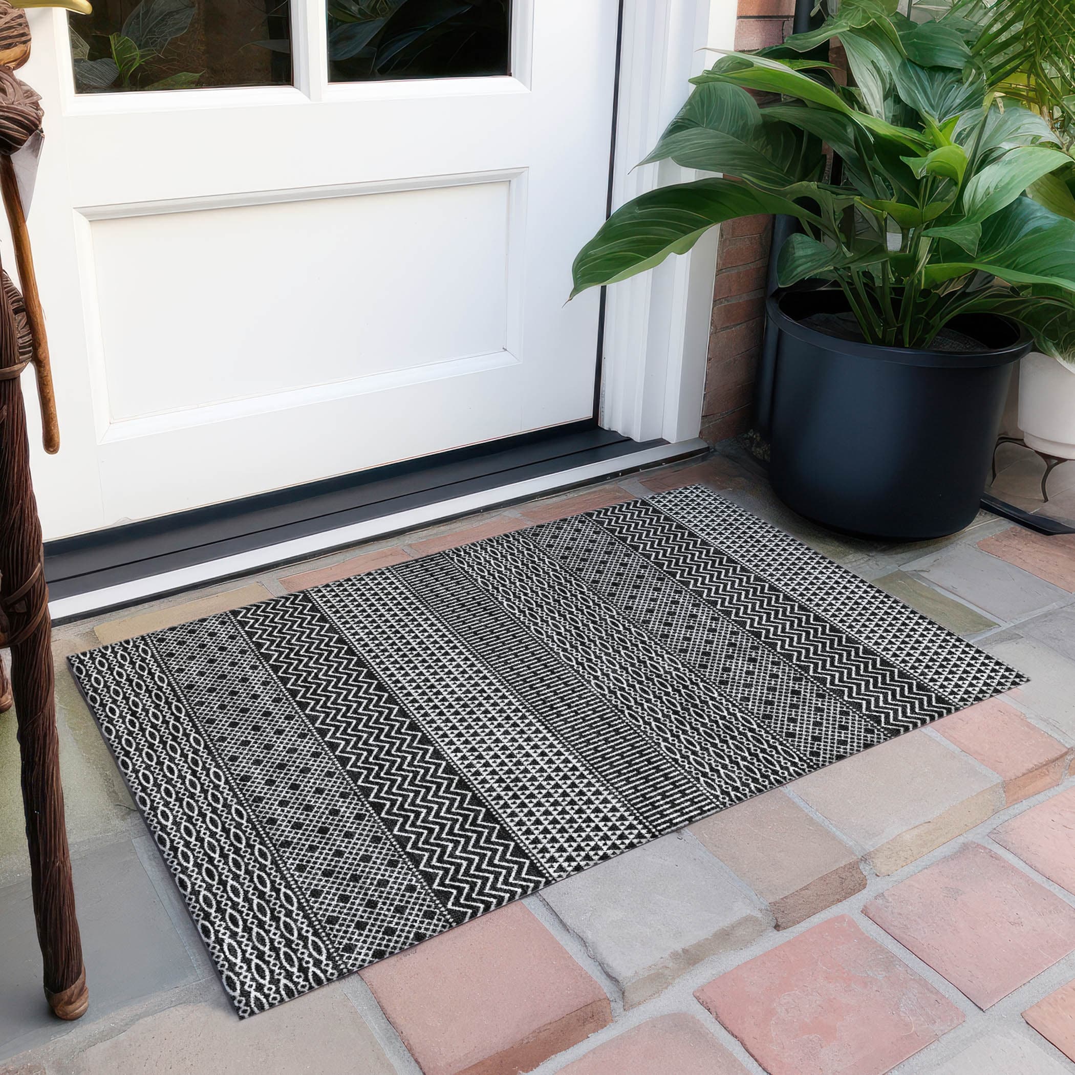 Machine Washable Indoor/ Outdoor Modern Stripes Chantille Rug