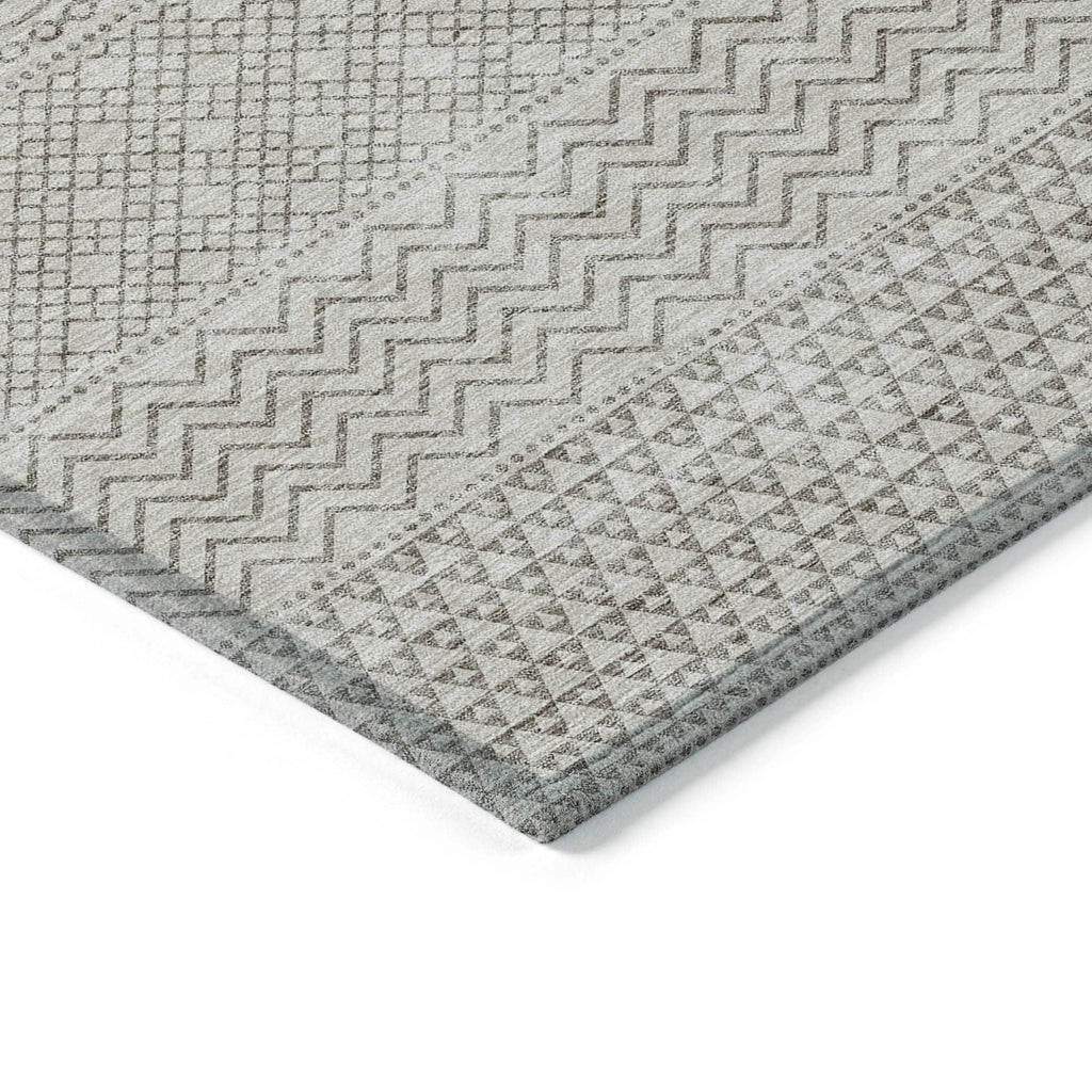 Machine Washable Indoor/ Outdoor Modern Stripes Chantille Rug
