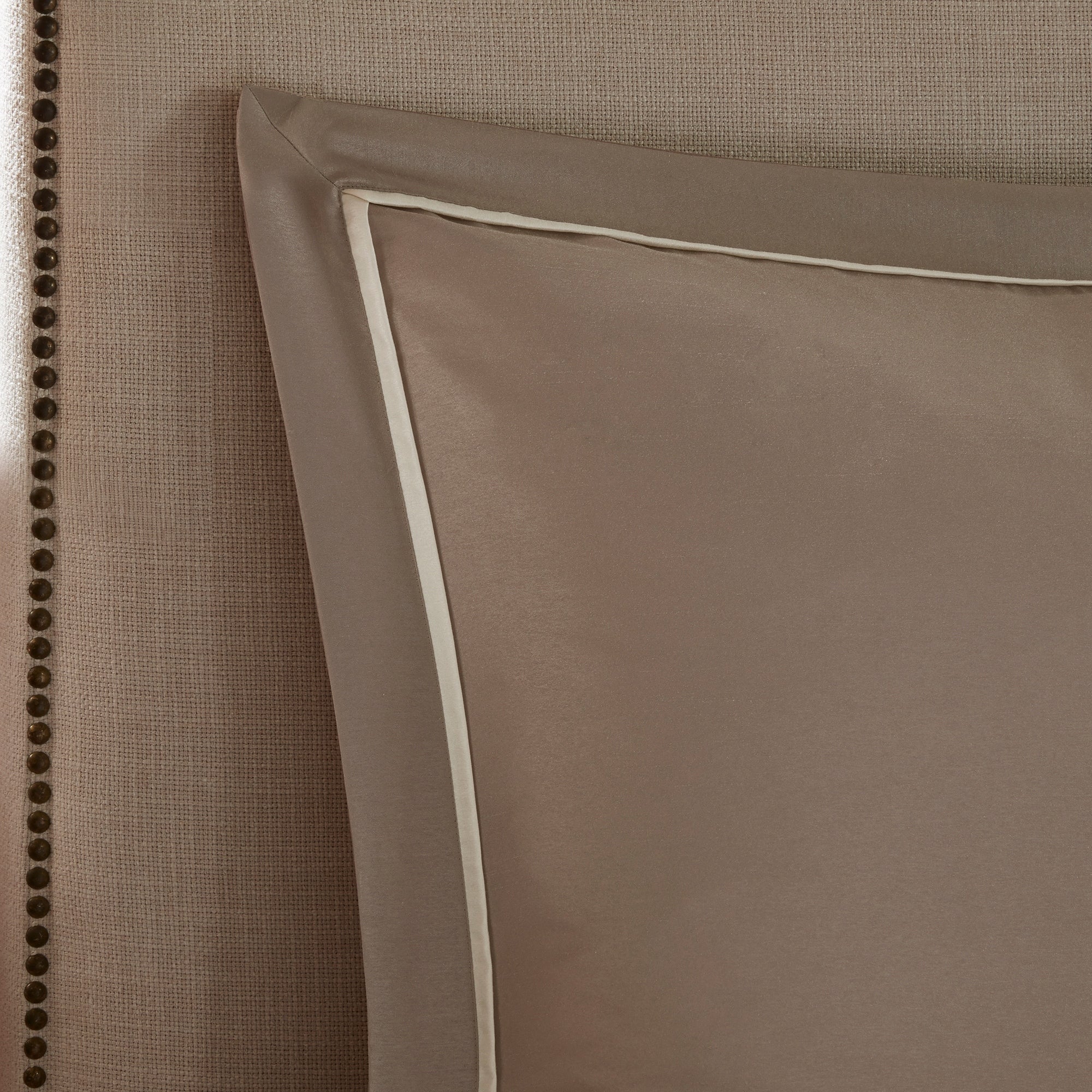 Madison Park Essentials Loretta 24 pièces dans un sac avec panneaux de fenêtre et ensemble de draps