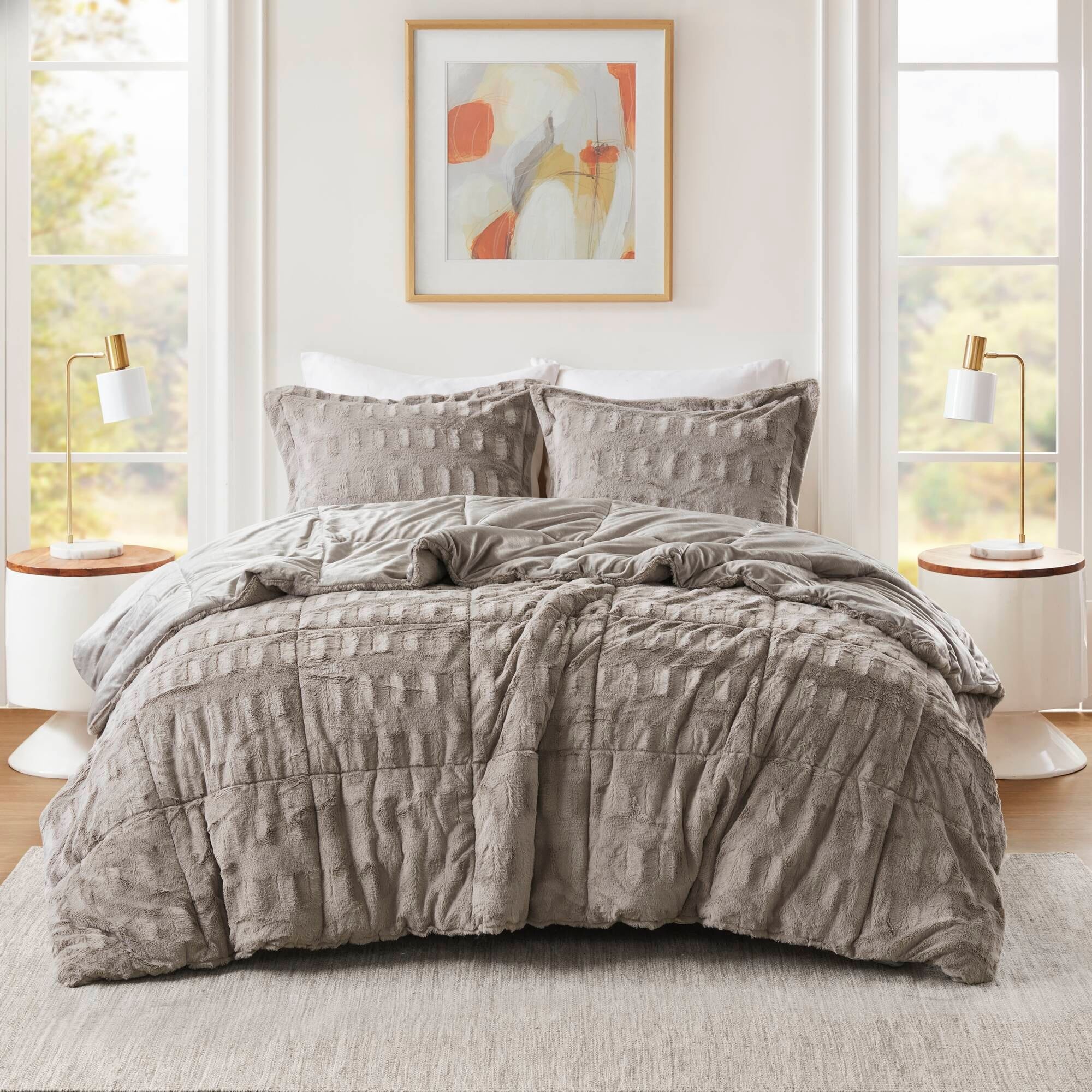 Madison Park Margot Back Print Long Fur Comforter Set