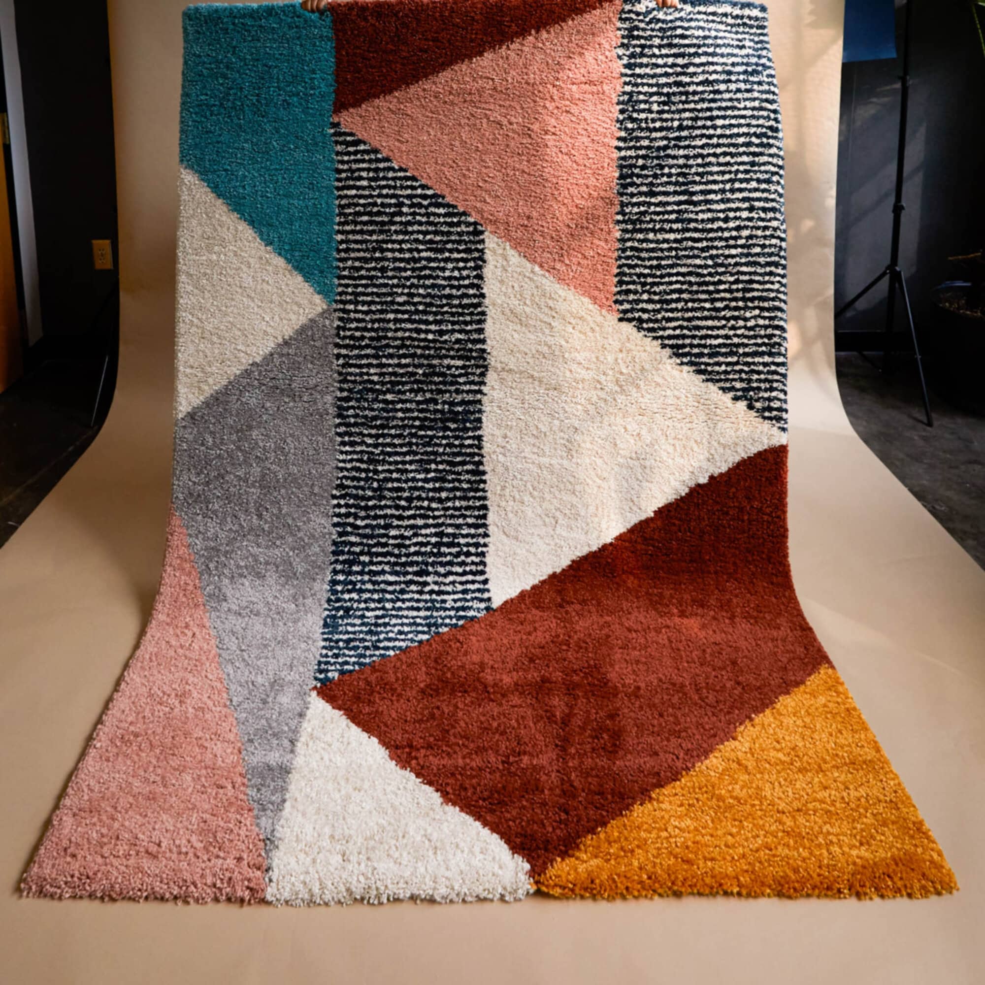 Tapis à poils longs Merrill style moderne du milieu du siècle, color block