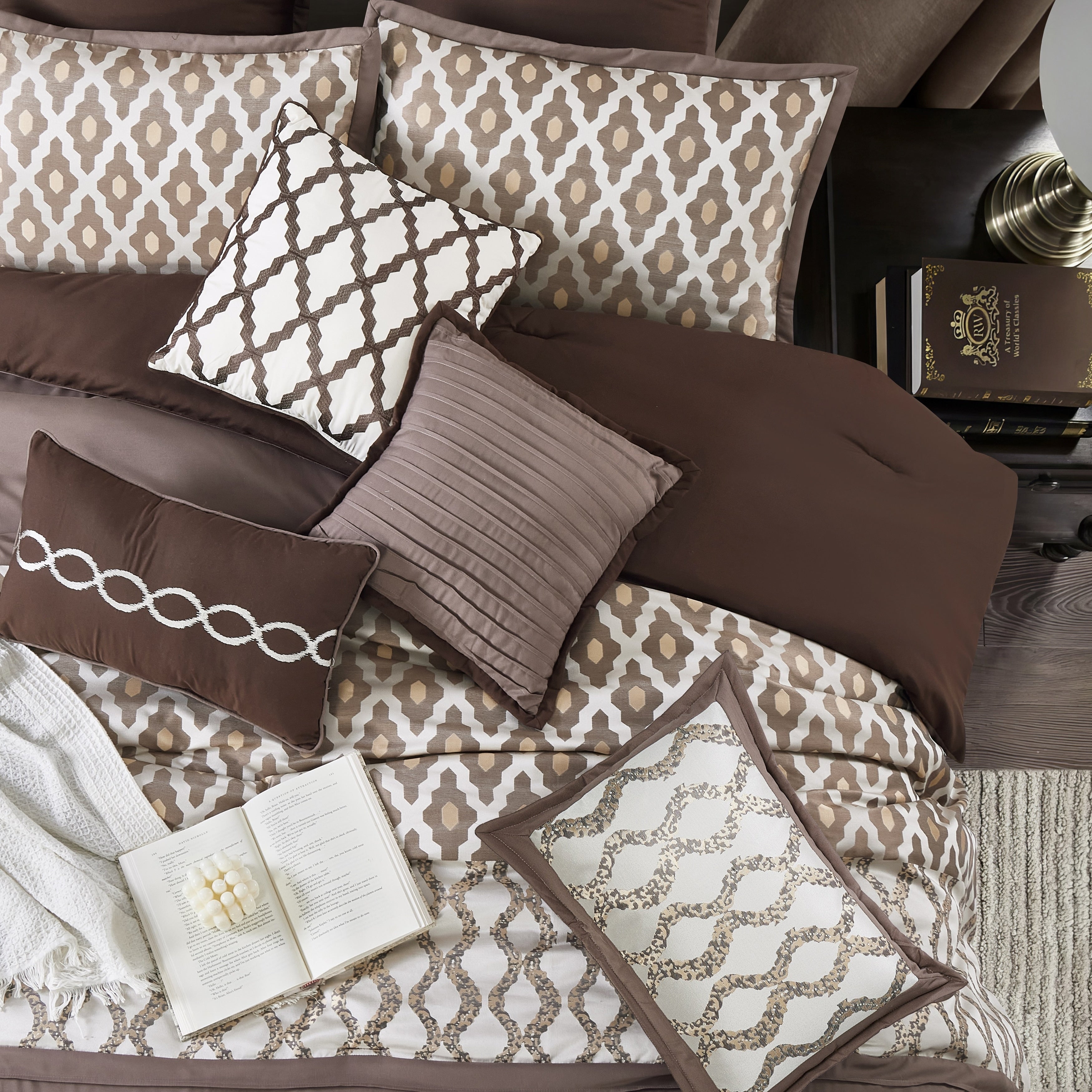 Nanshing Calvin Luxury10-Piece Geometric Comforter Set