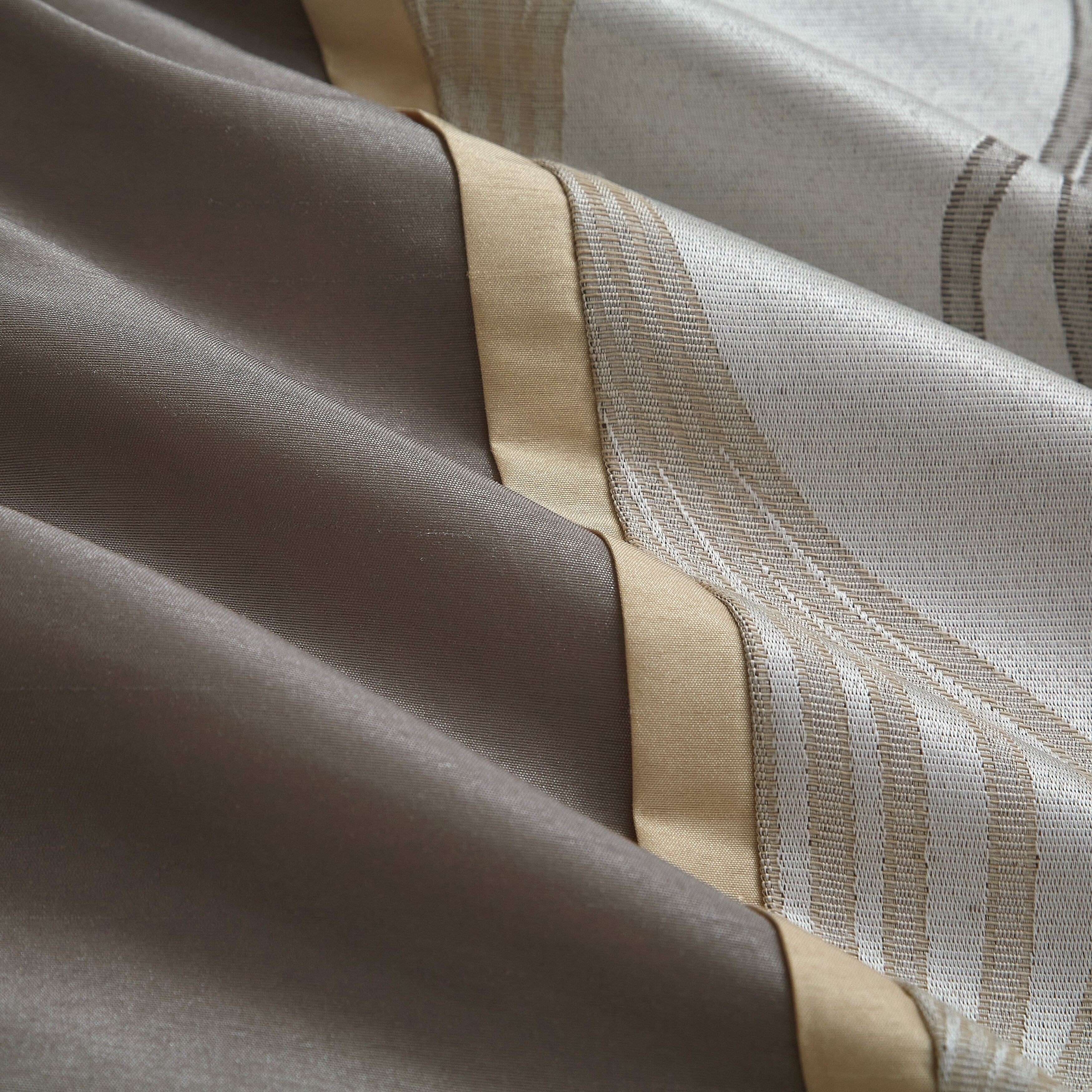 Nanshing Daniella 7-Piece Modern Geometric Comforter Set