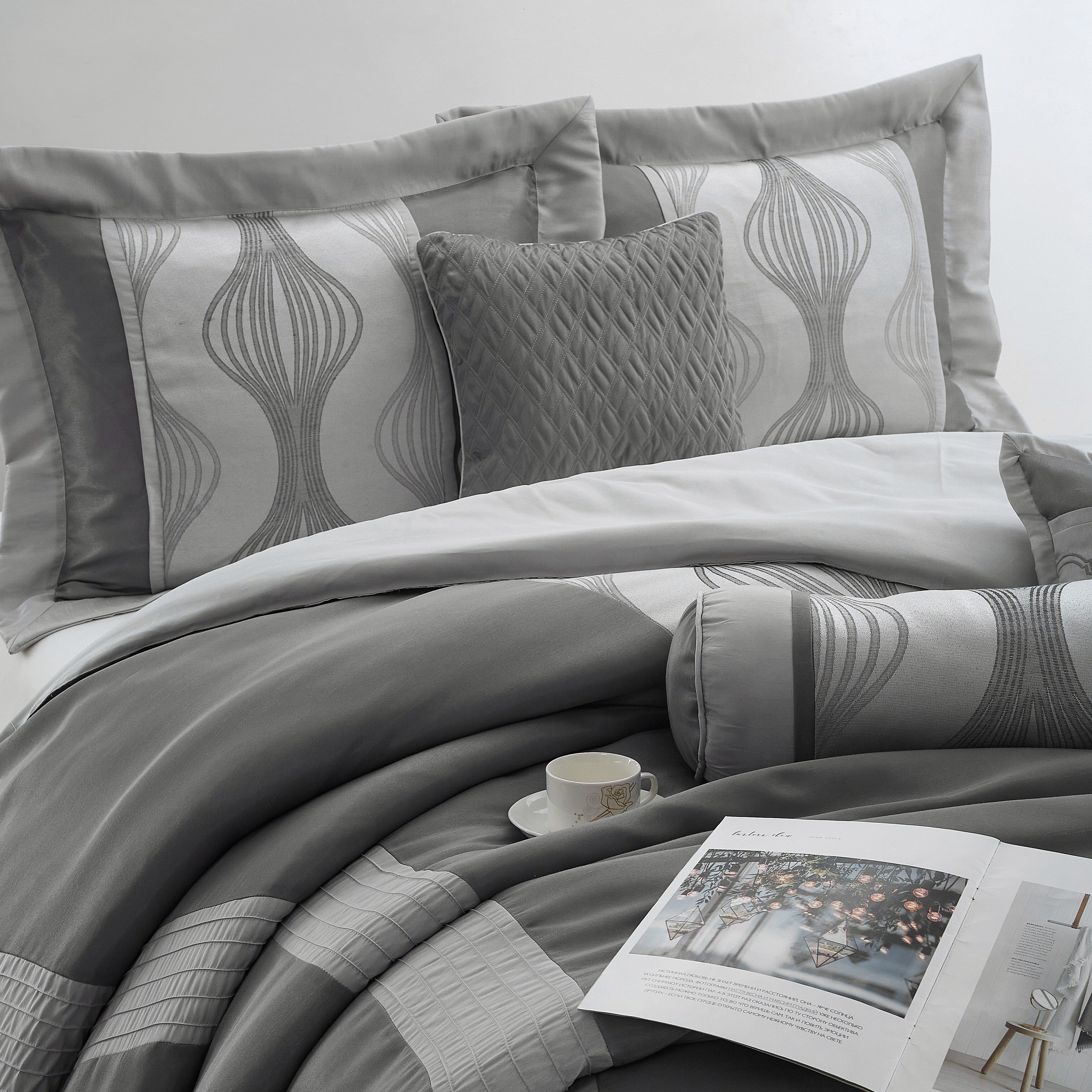 Nanshing Daniella 7-Piece Modern Geometric Comforter Set