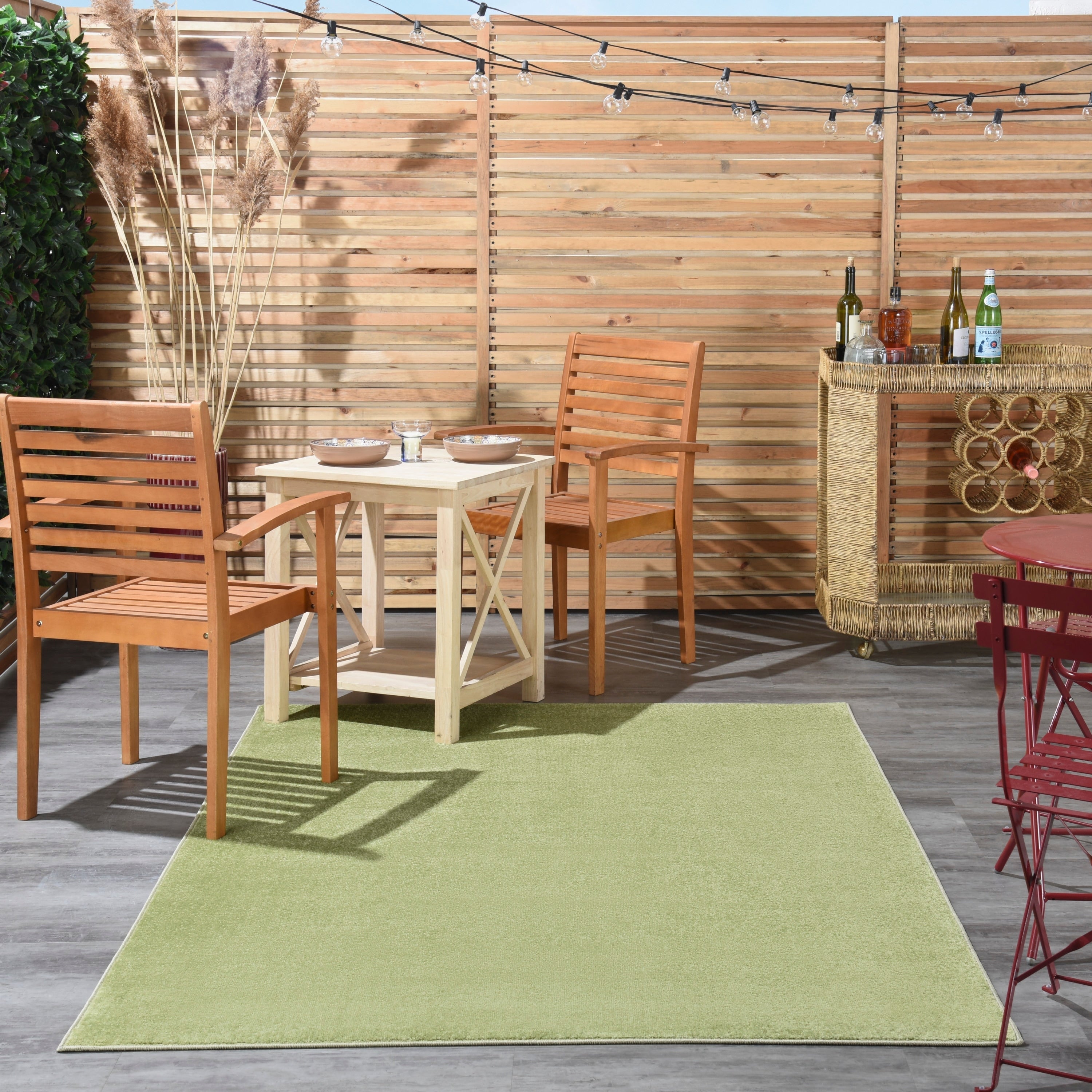 Nourison Essentials Solid Contemporary Indoor/Outdoor Area Rug