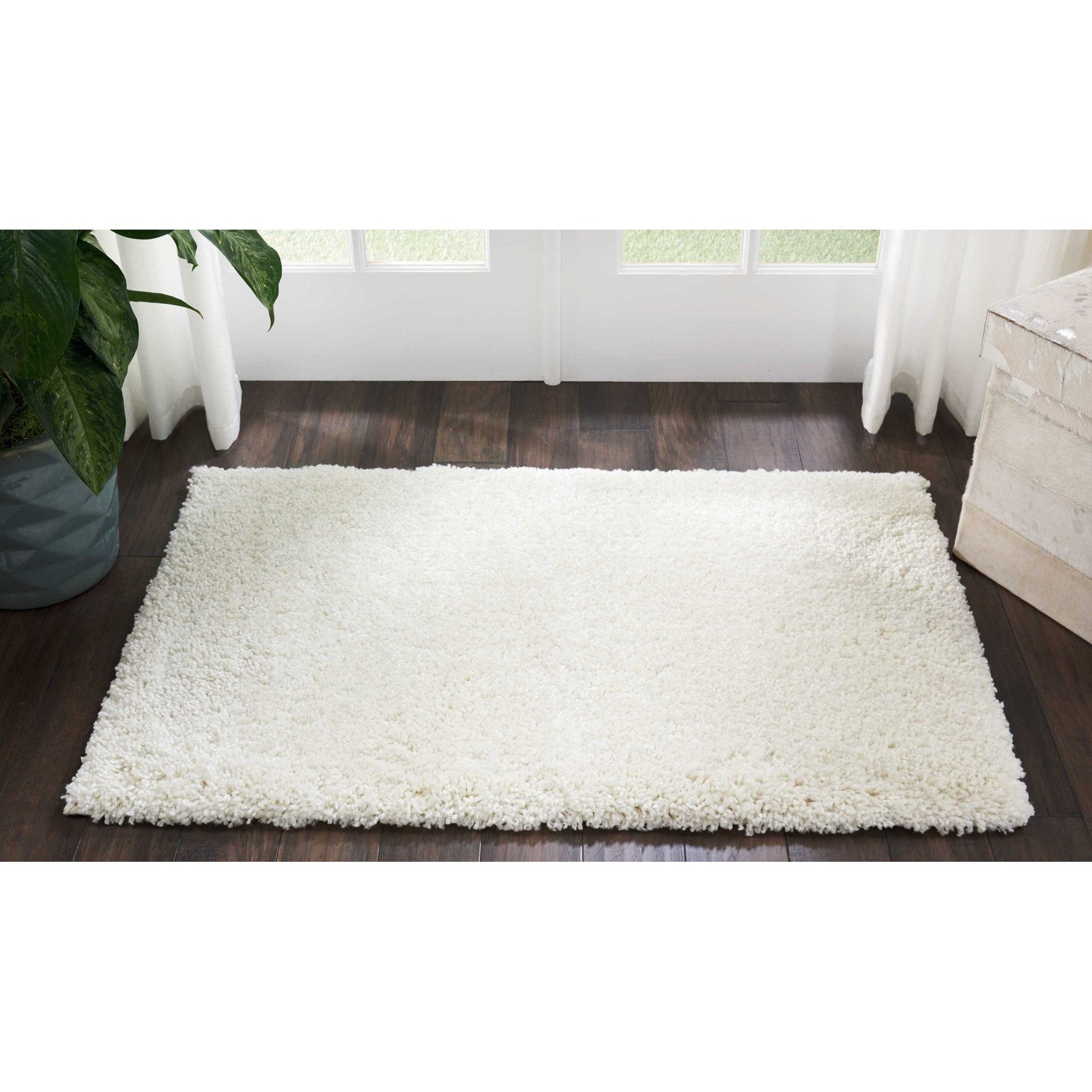 Tapis Nourison Malibu Shag moderne en peluche unie