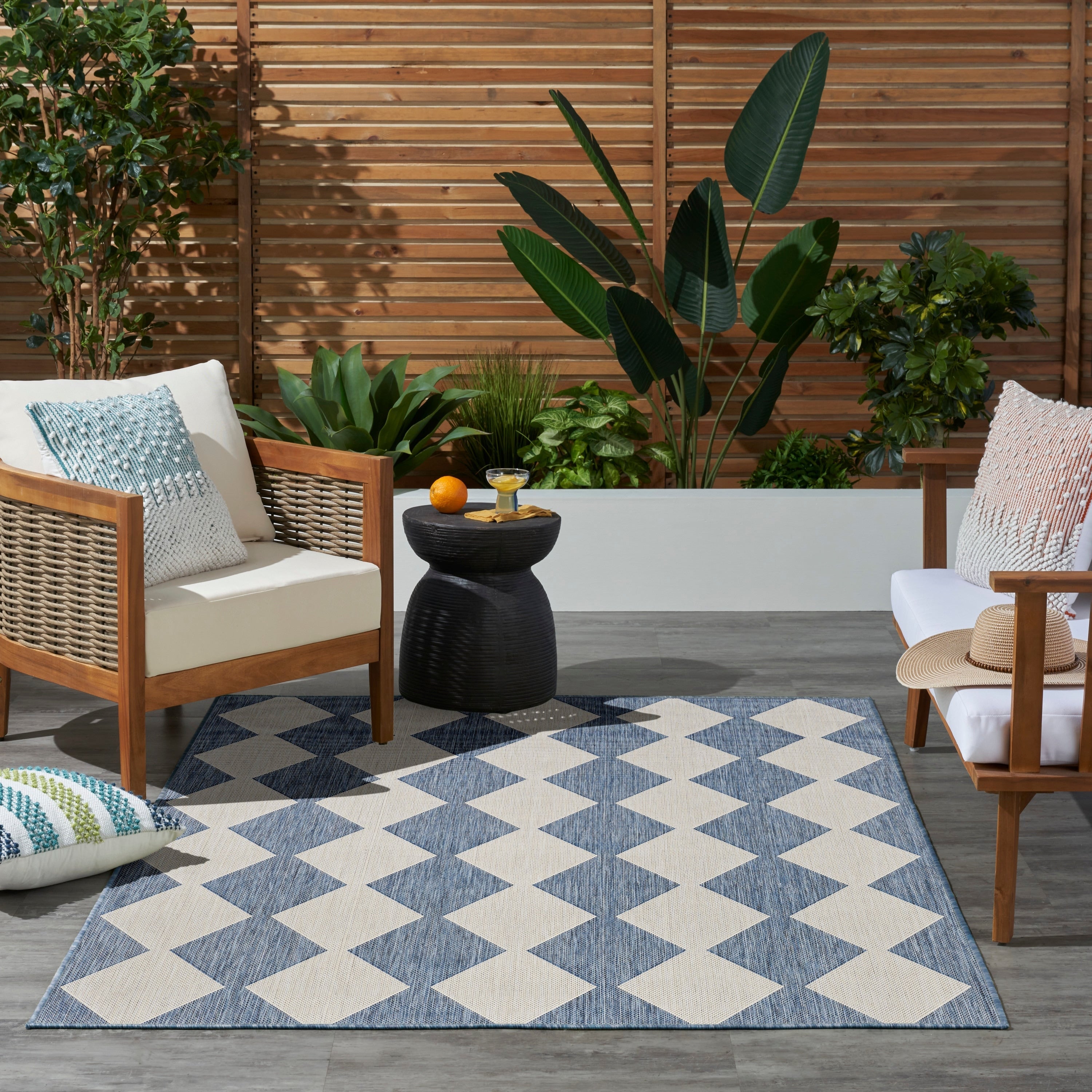 Nourison Positano Indoor/Outdoor Geometric Area Rug