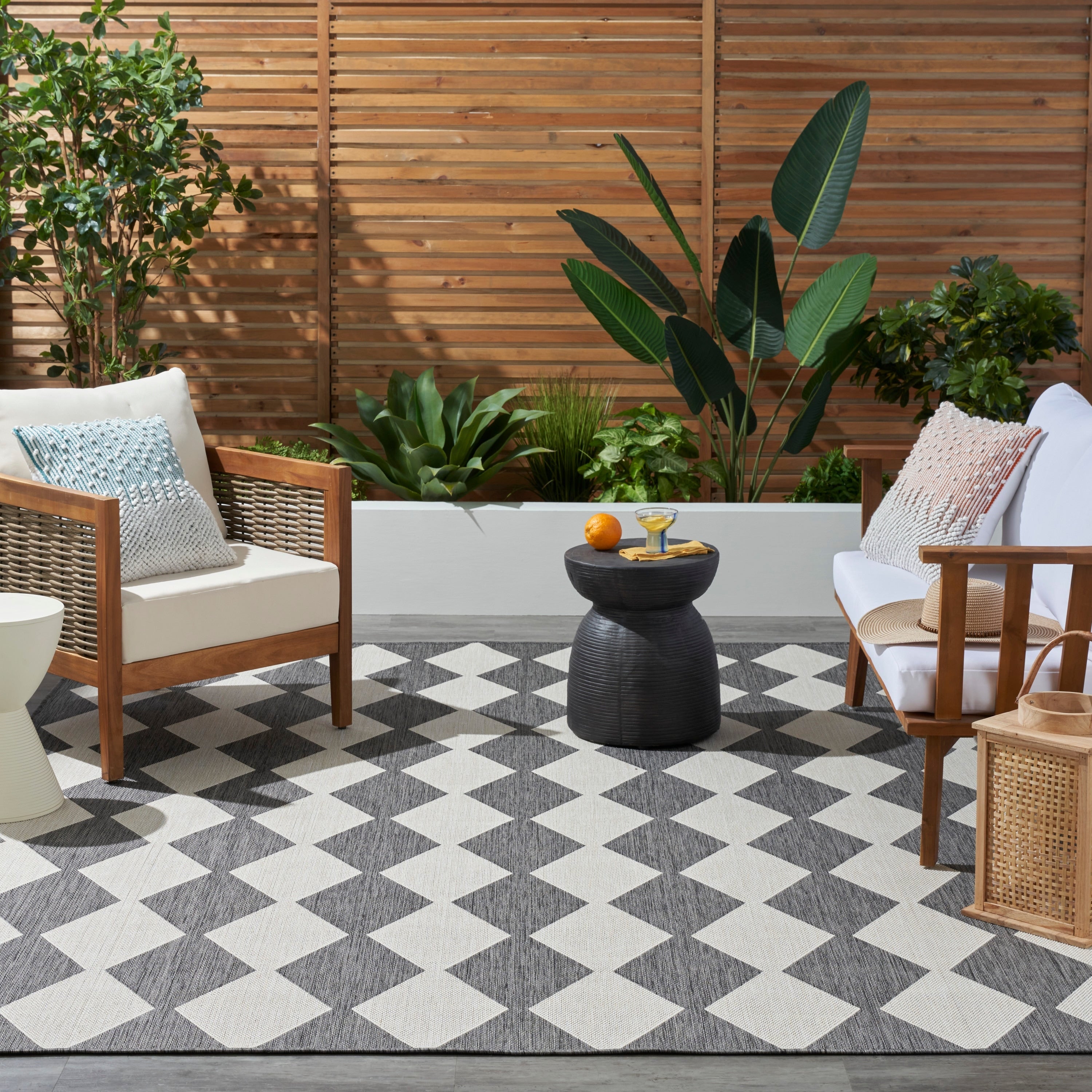 Nourison Positano Indoor/Outdoor Geometric Area Rug