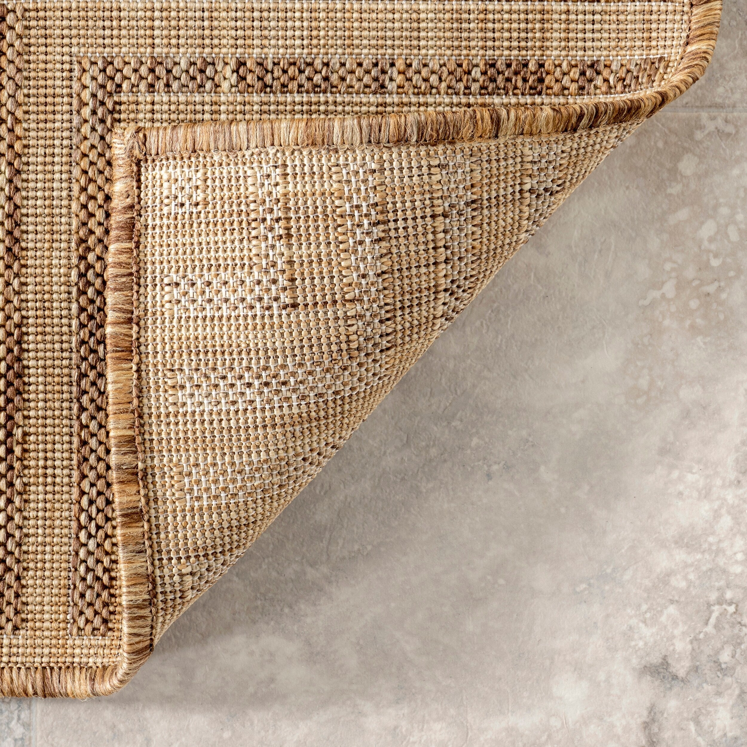 Nuloom Leah Classic Bordered Indoor/Outdoor Area Rug