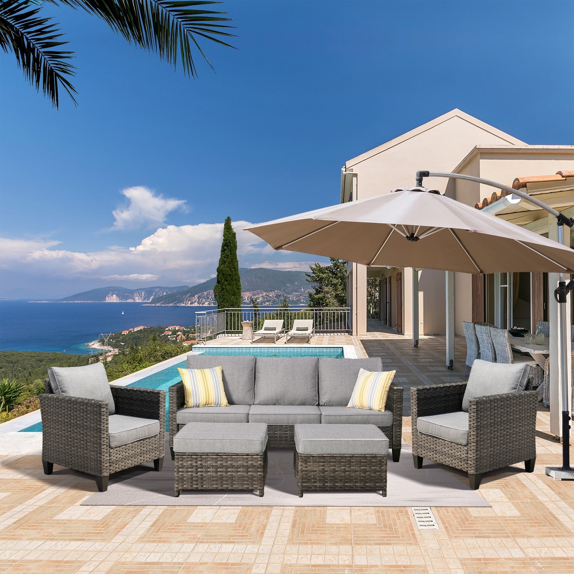 Ensemble de 5 sièges de jardin à dossier haut en osier OVIOS