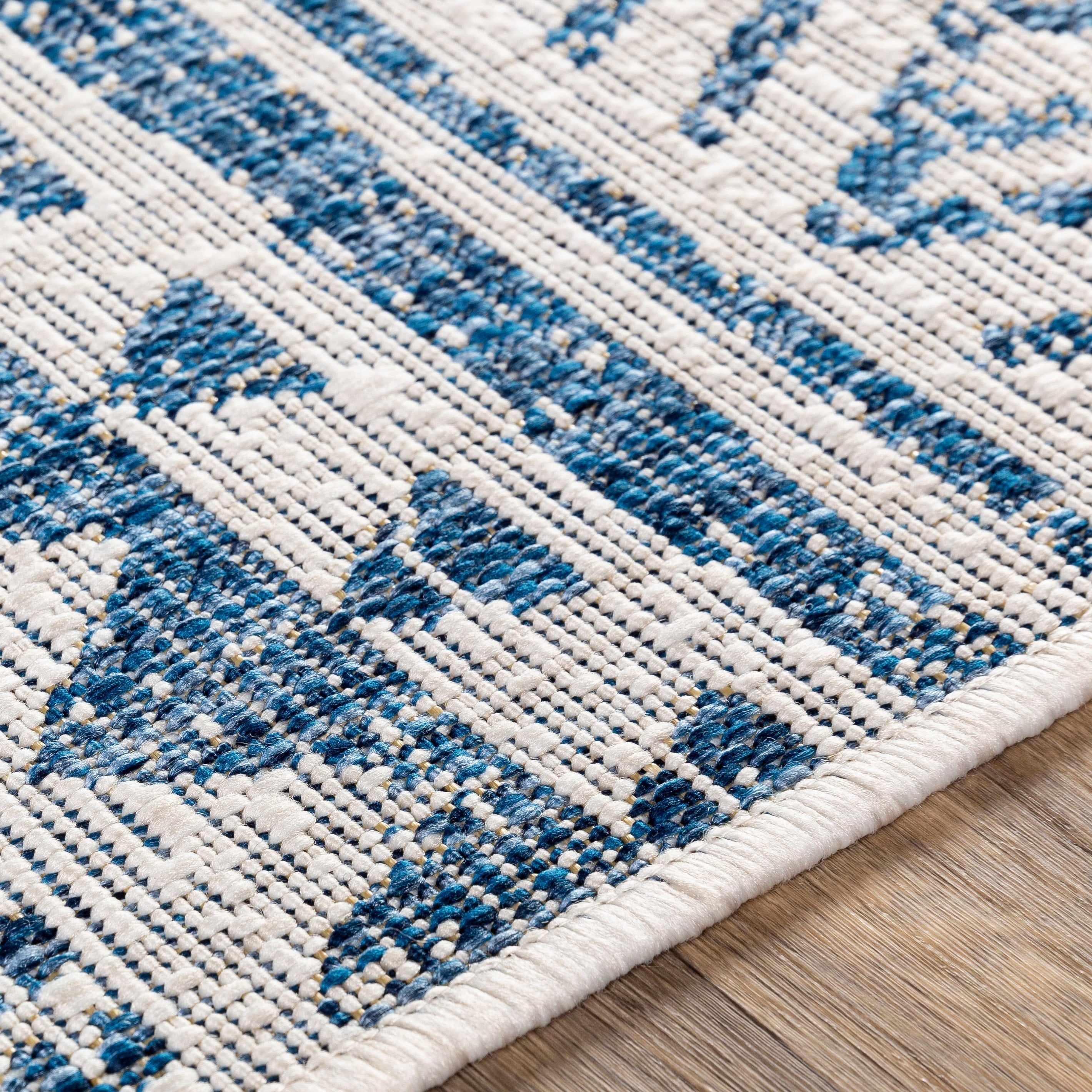 Livabliss Powlett Vintage Southwestern Indoor/ Outdoor Area Rug