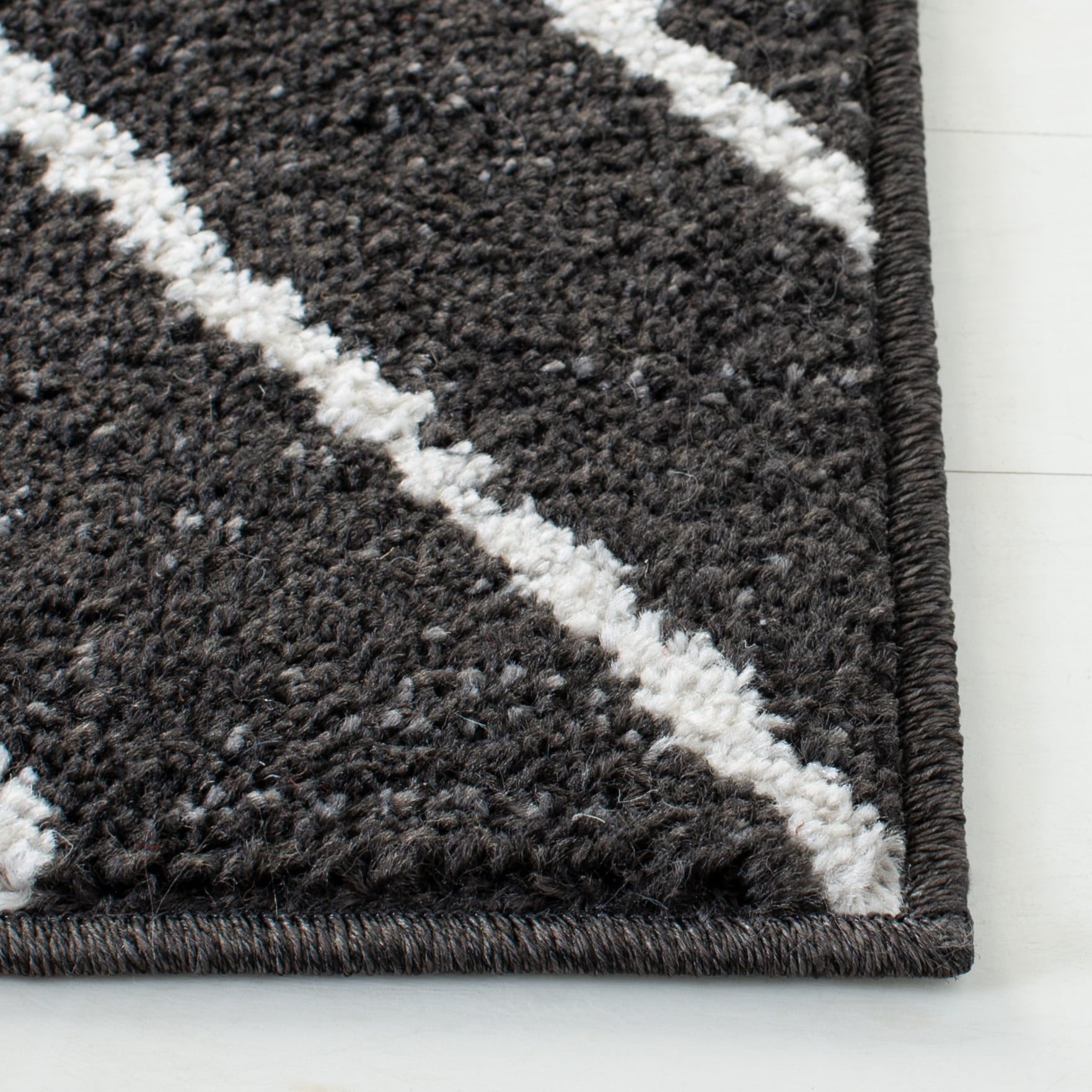 Tapis géométrique moderne SAFAVIEH Adirondack Juvelina