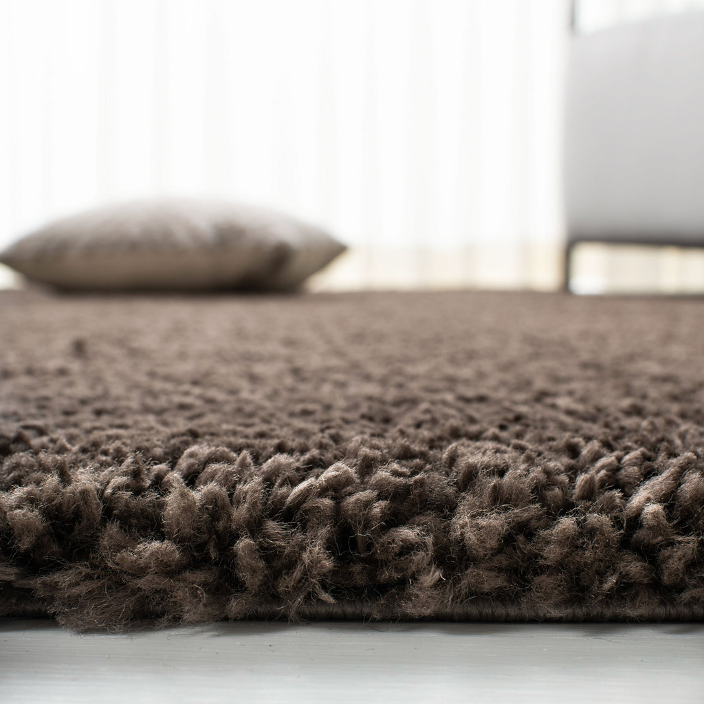 Tapis SAFAVIEH August Wilhelma Shag uni de 3 cm d'épaisseur